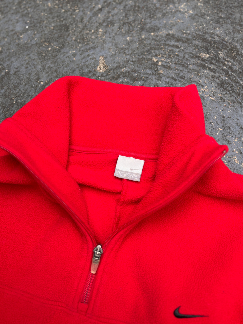 Vintage Y2K Nike Jumper Size XL Red Black Detail Spell Out 1/4 Zip Fleece