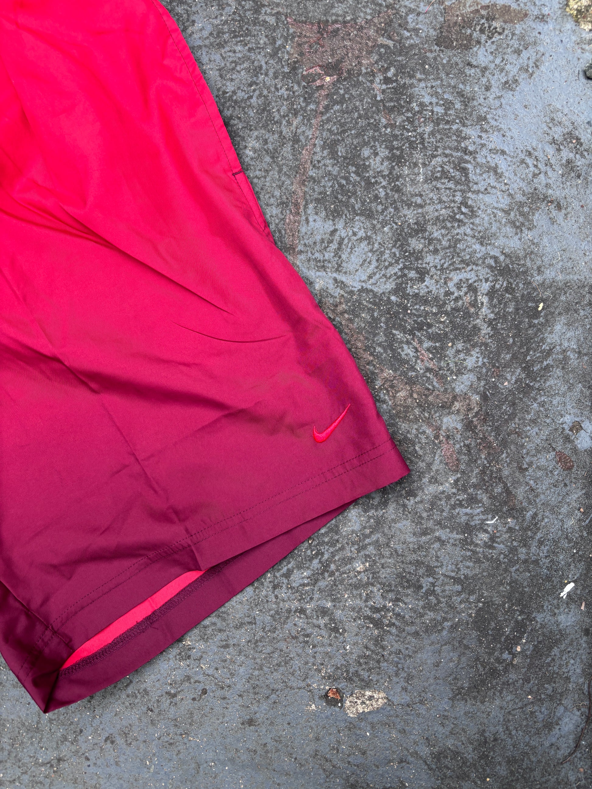 Vintage Y2K Nike Shorts Size M Red Ombré Gradient Swoosh NWT Nylon Windbreakers