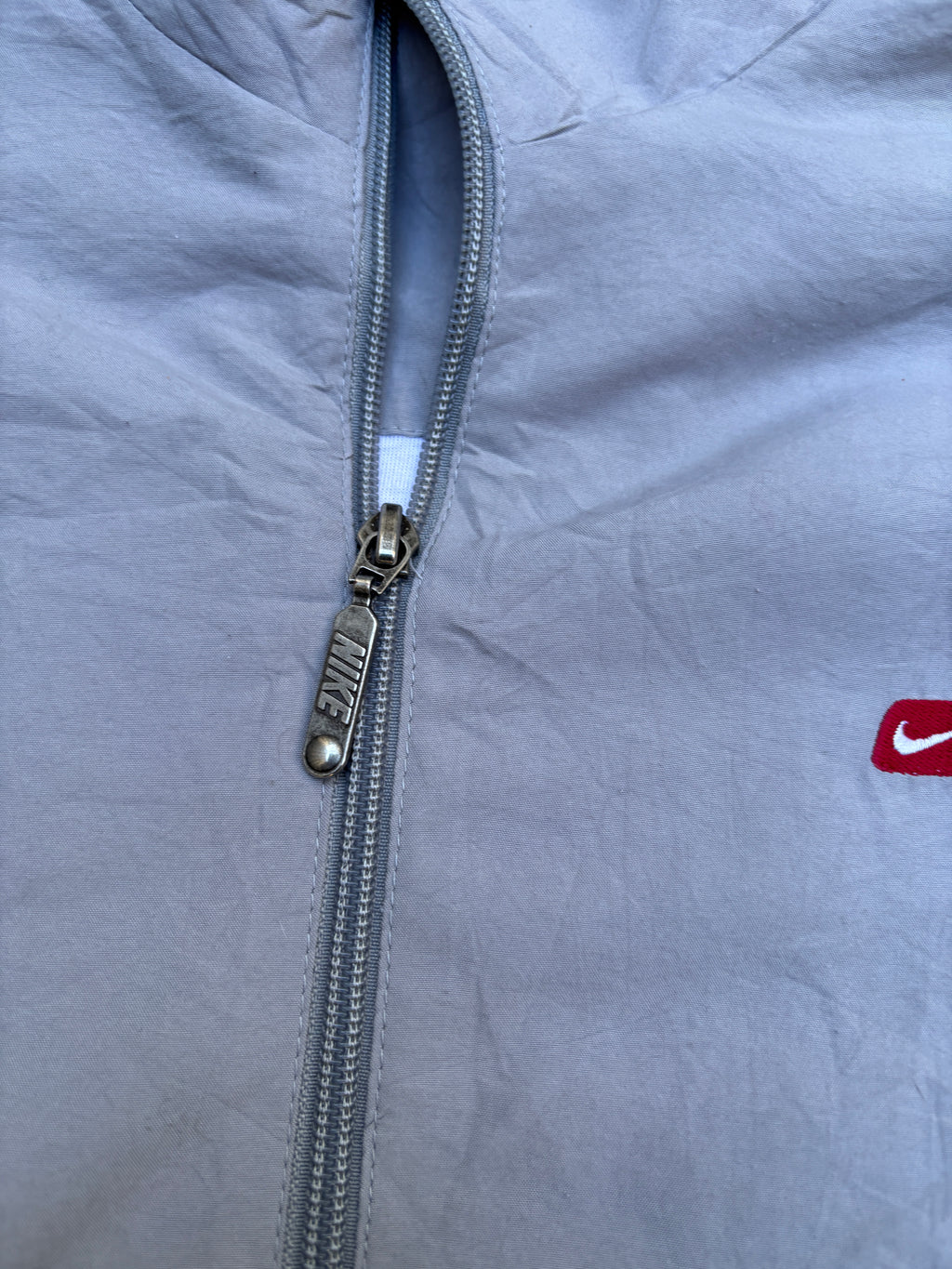 Vintage Y2K Nike Track Jacket Size M Grey White Red Swoosh Logo Classic Windbreaker