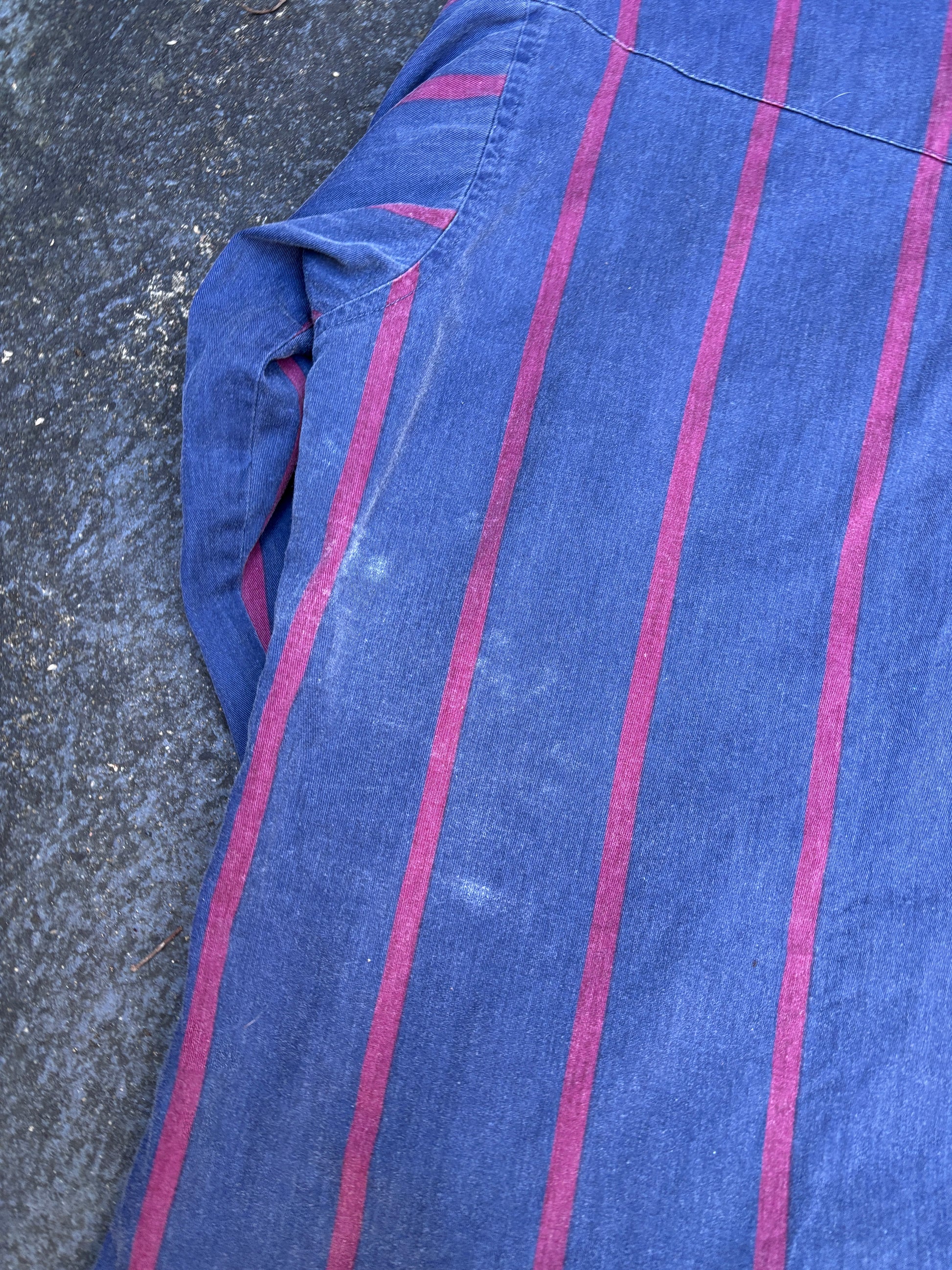 Vintage 90s Wrangler Single Needle Long Tail Shirt Size M Navy Red Down Stripe