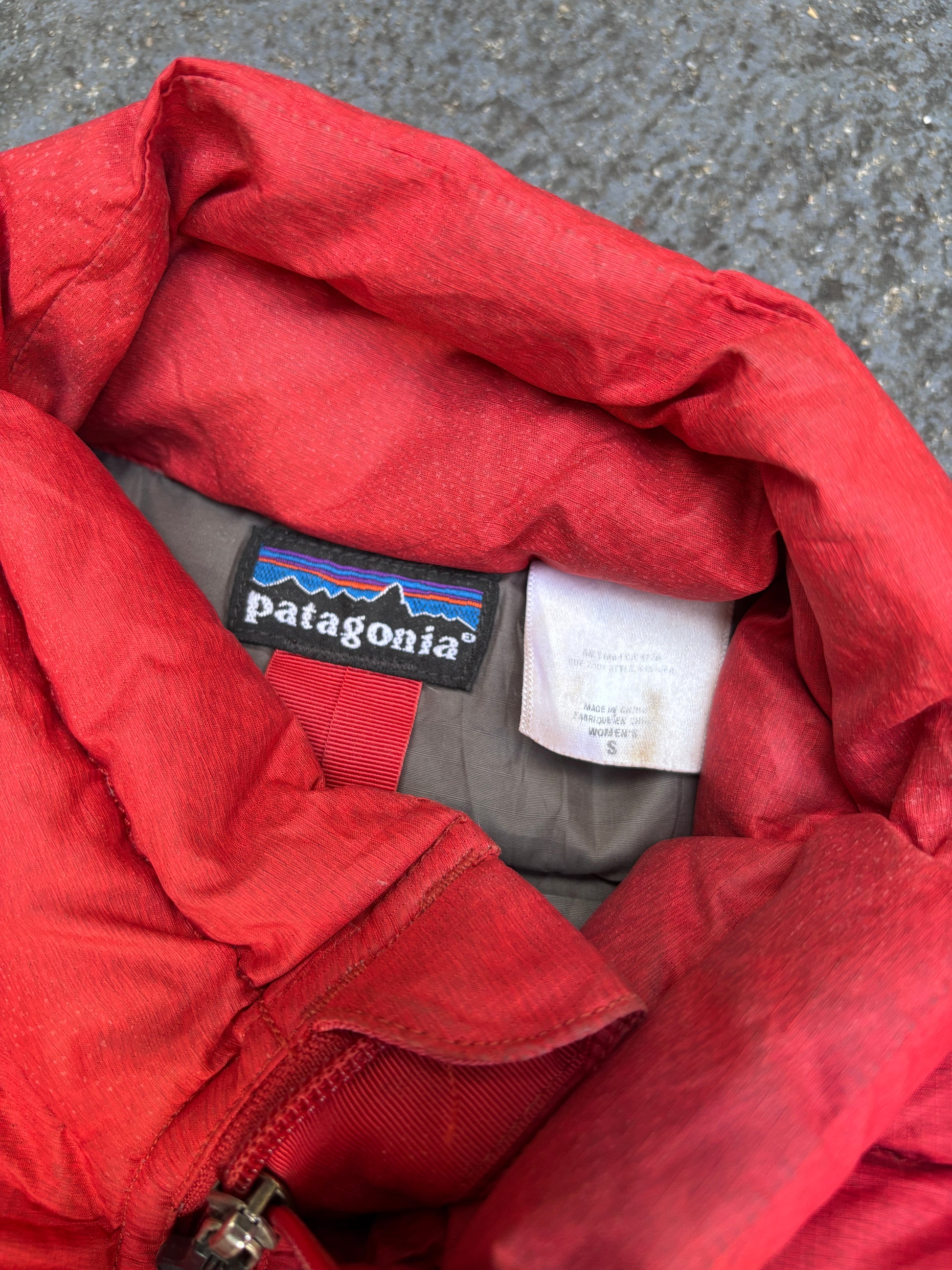 Patagonia Puffer Down Jacket Size S Red Hip Logo Textured Poly Full Zip Pockets