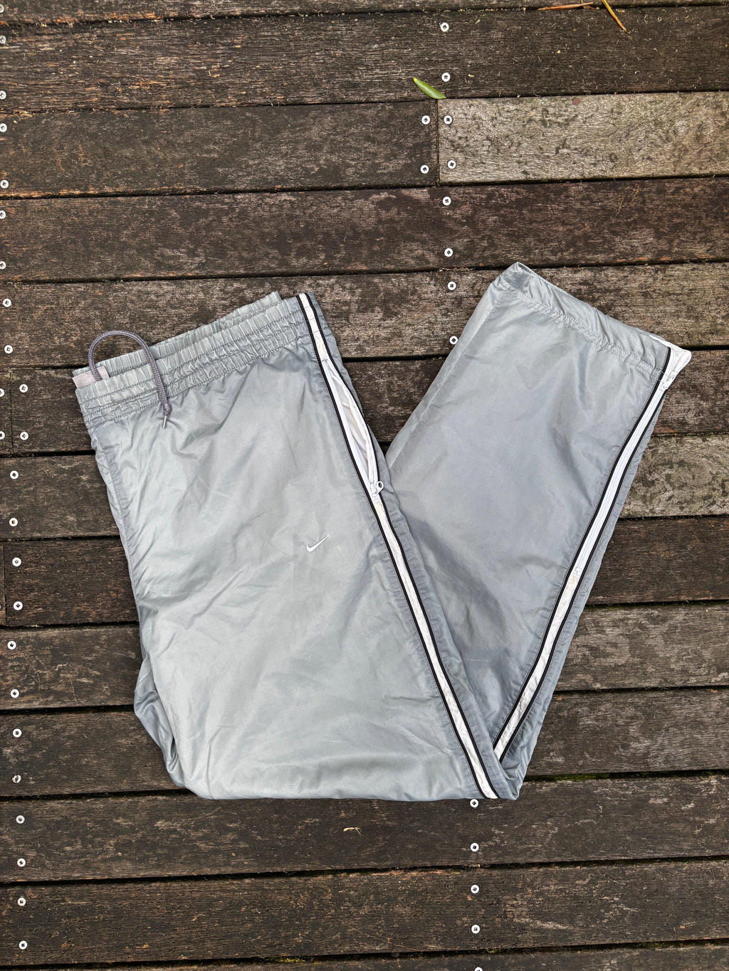 Classic Nike Track Pants Size M Green Grey Nylon Windbreakers