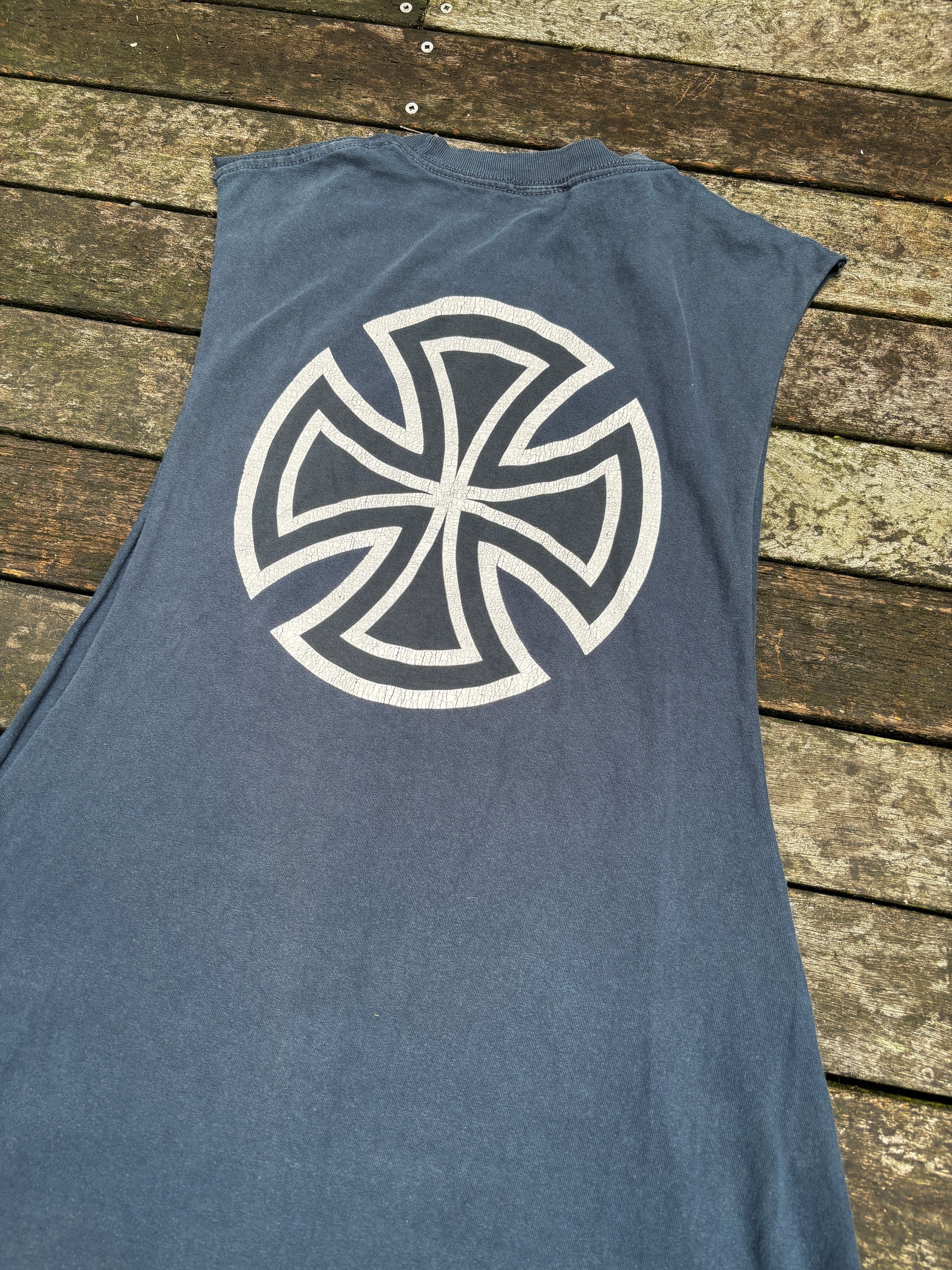 Vintage Independent Trucks T-shirt Size L