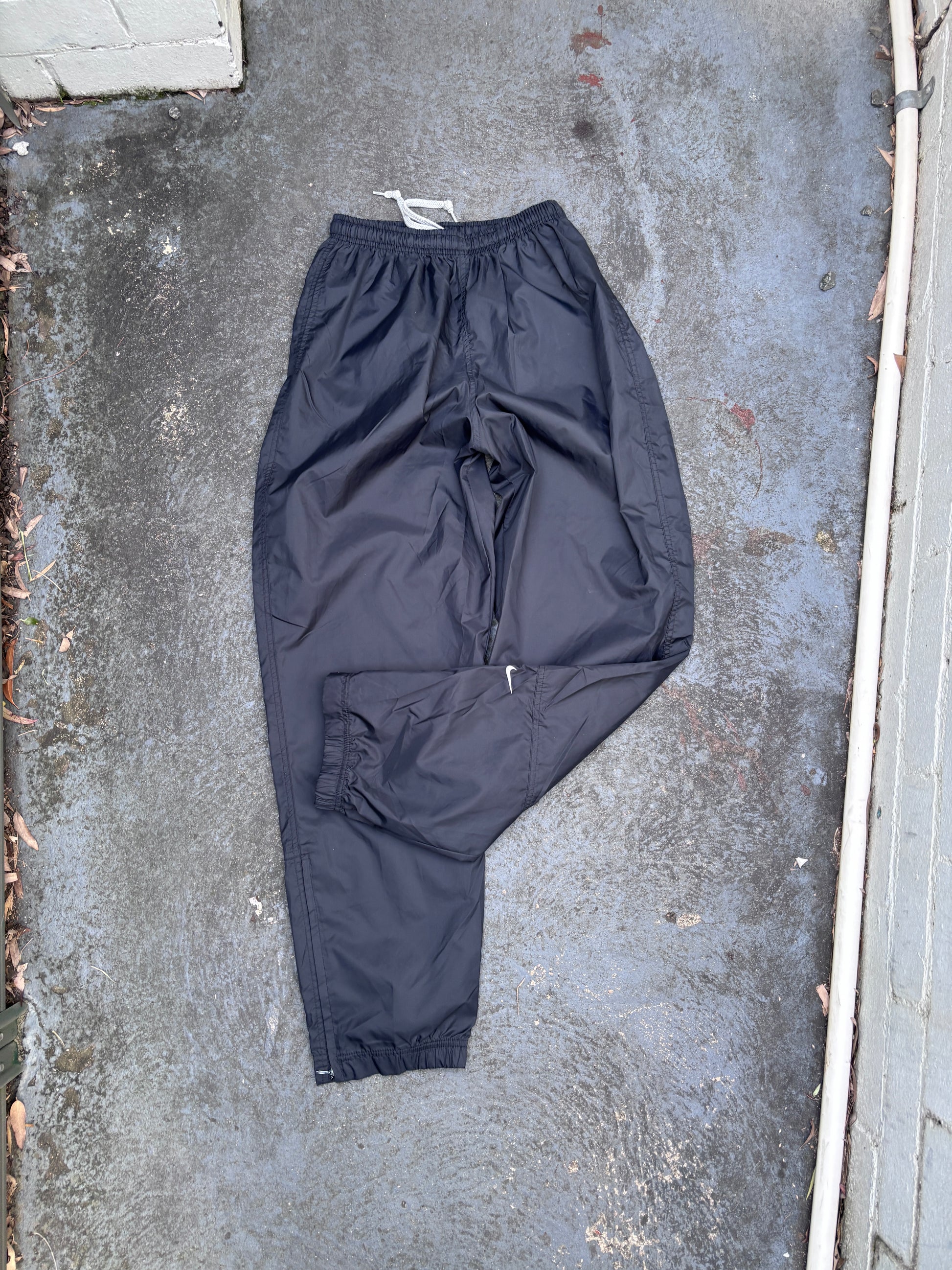 Vintage 90s Nike Track Pants Men’s L Black White Swoosh Light Nylon Windbreakers