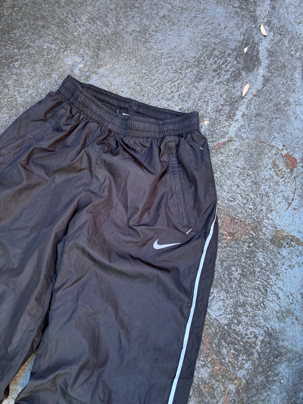 Classic Nike Track Pants Size S Black Grey Bungee Cuff Textured Windbreakers