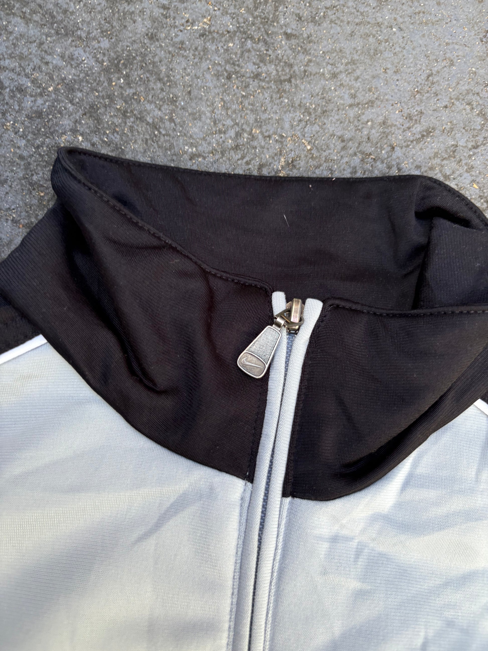 Vintage Y2K Nike Jacket Size L Grey Black White Full Zip Classic Windbreaker