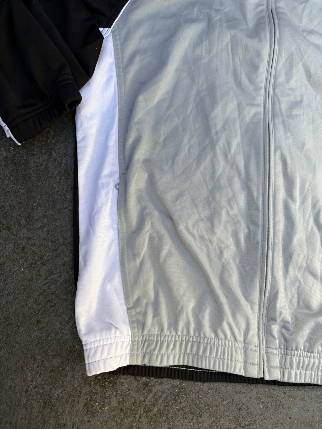 Vintage Y2K Nike Jacket Size L Grey Black White Full Zip Classic Windbreaker