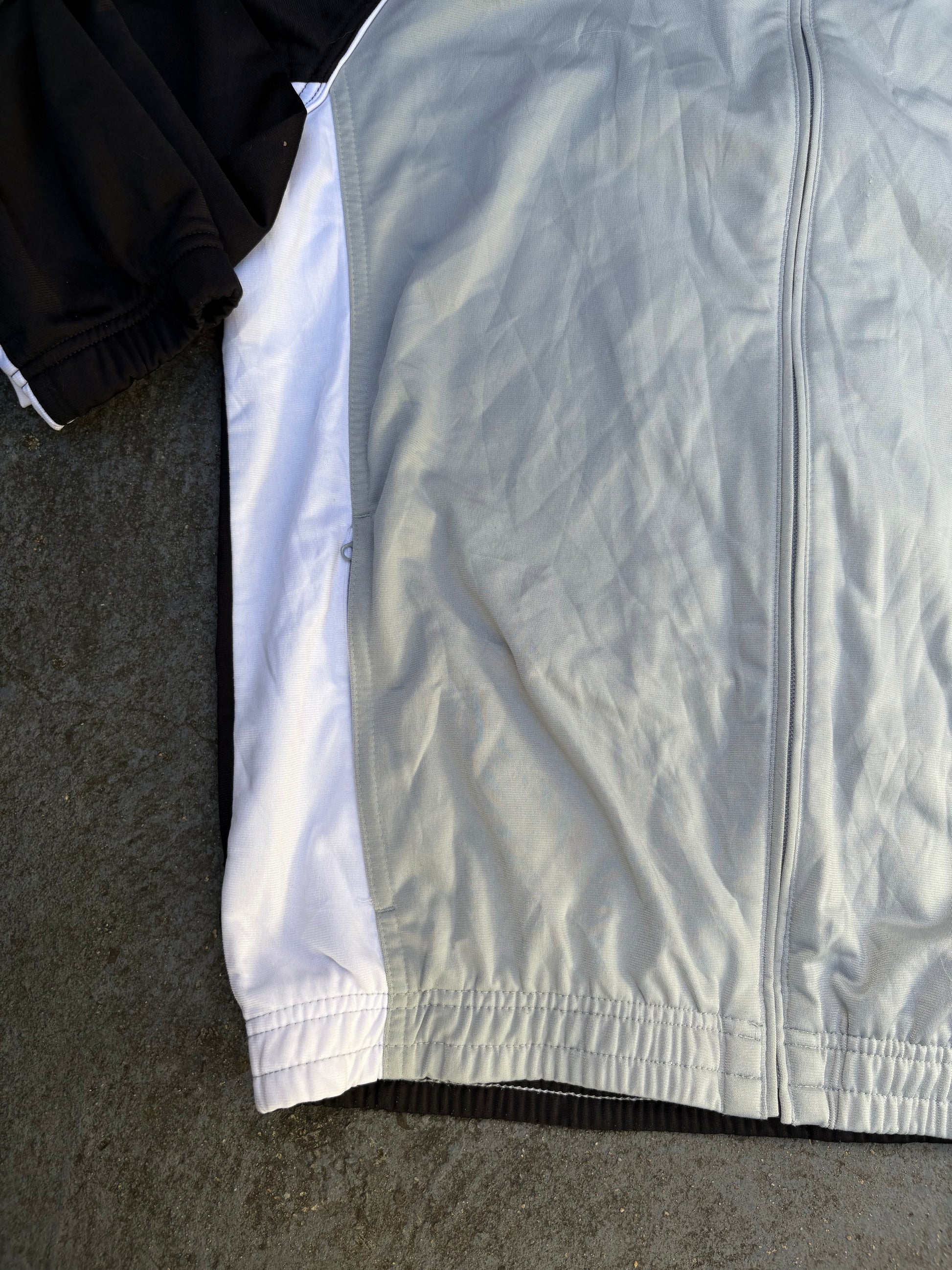 Vintage Y2K Nike Jacket Size L Grey Black White Full Zip Classic Windbreaker