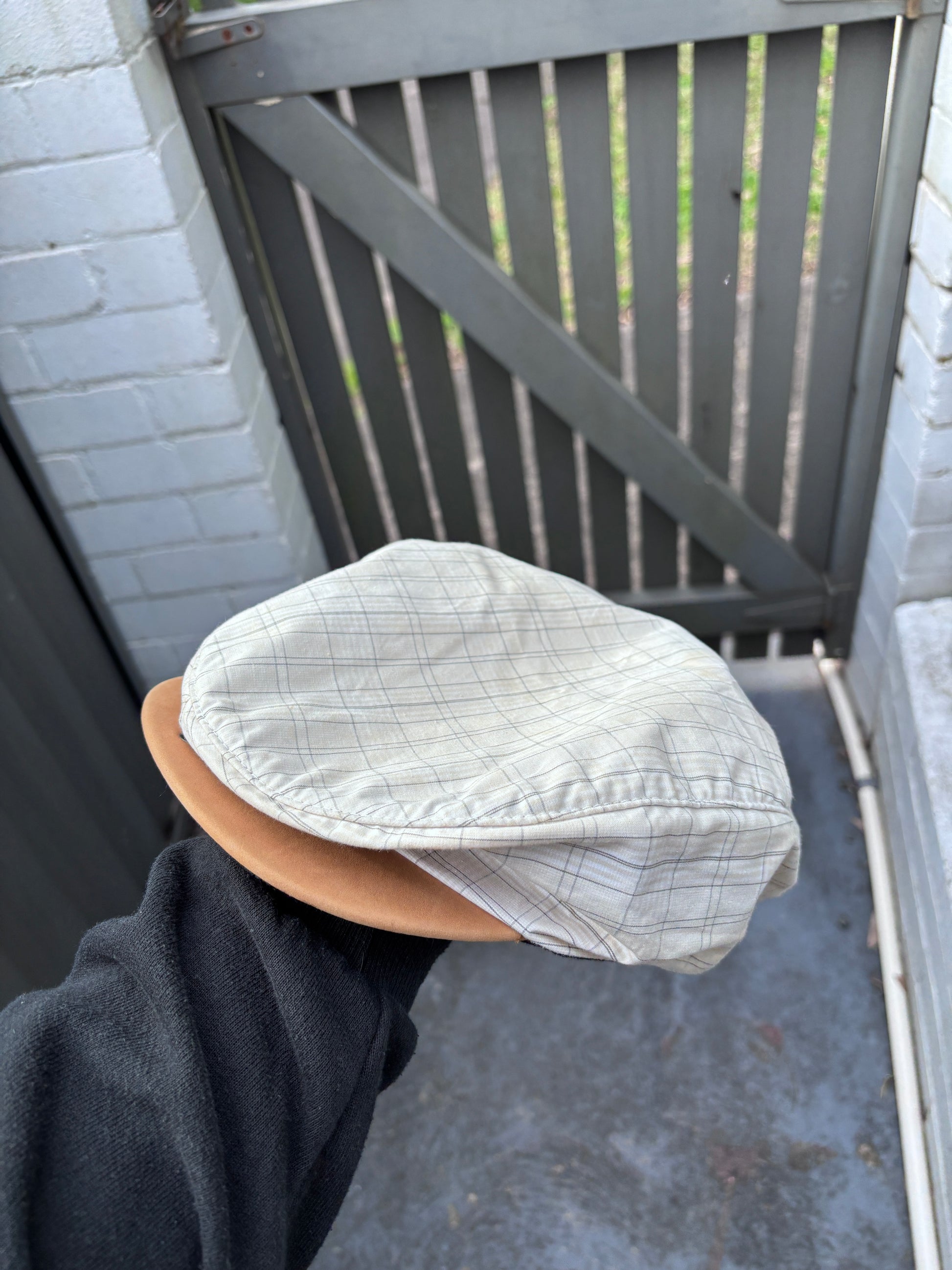 Vintage Y2K Nike Golf Flat back Paperboy Cap Cream + Green