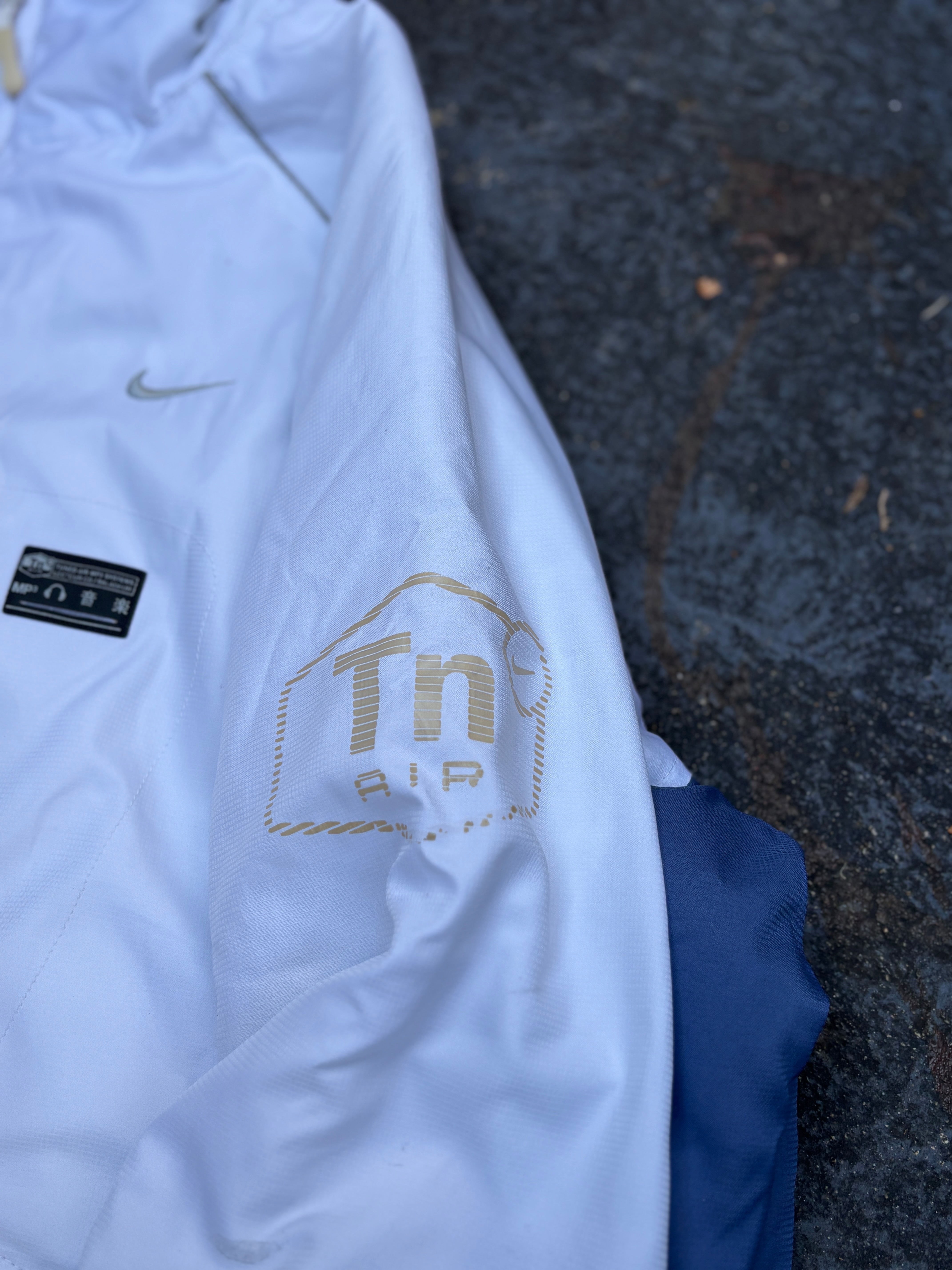 Vintage Y2K Nike Tn Jacket Size M White Blue Tuned Air Logo