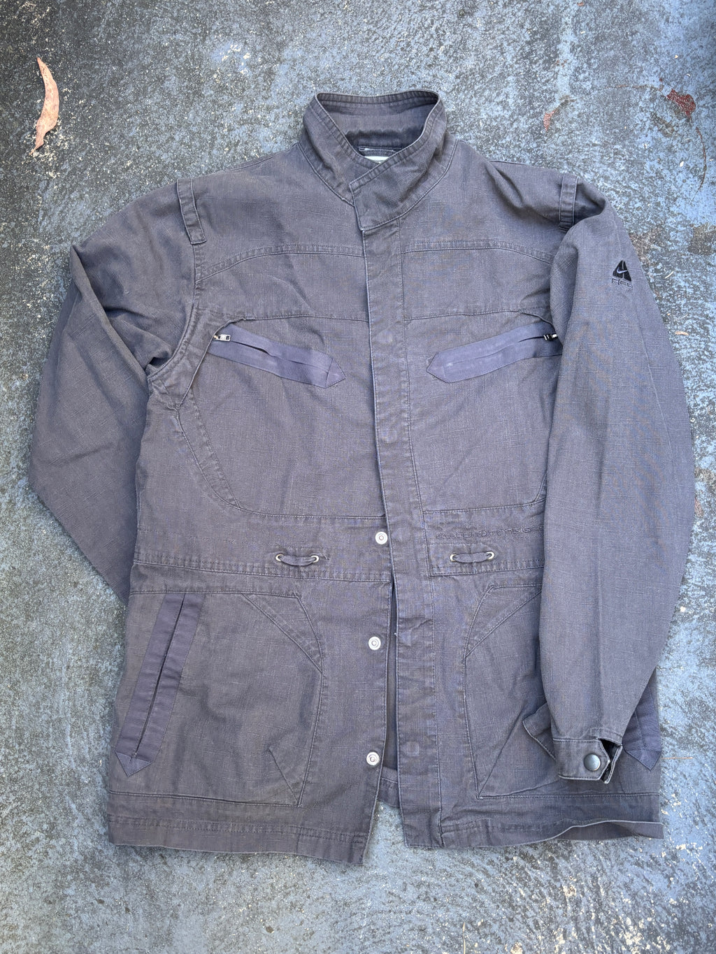 Vintage Y2K Nike ACG Jacket Size M Grey Spell Out Logo Pocket Zip Details