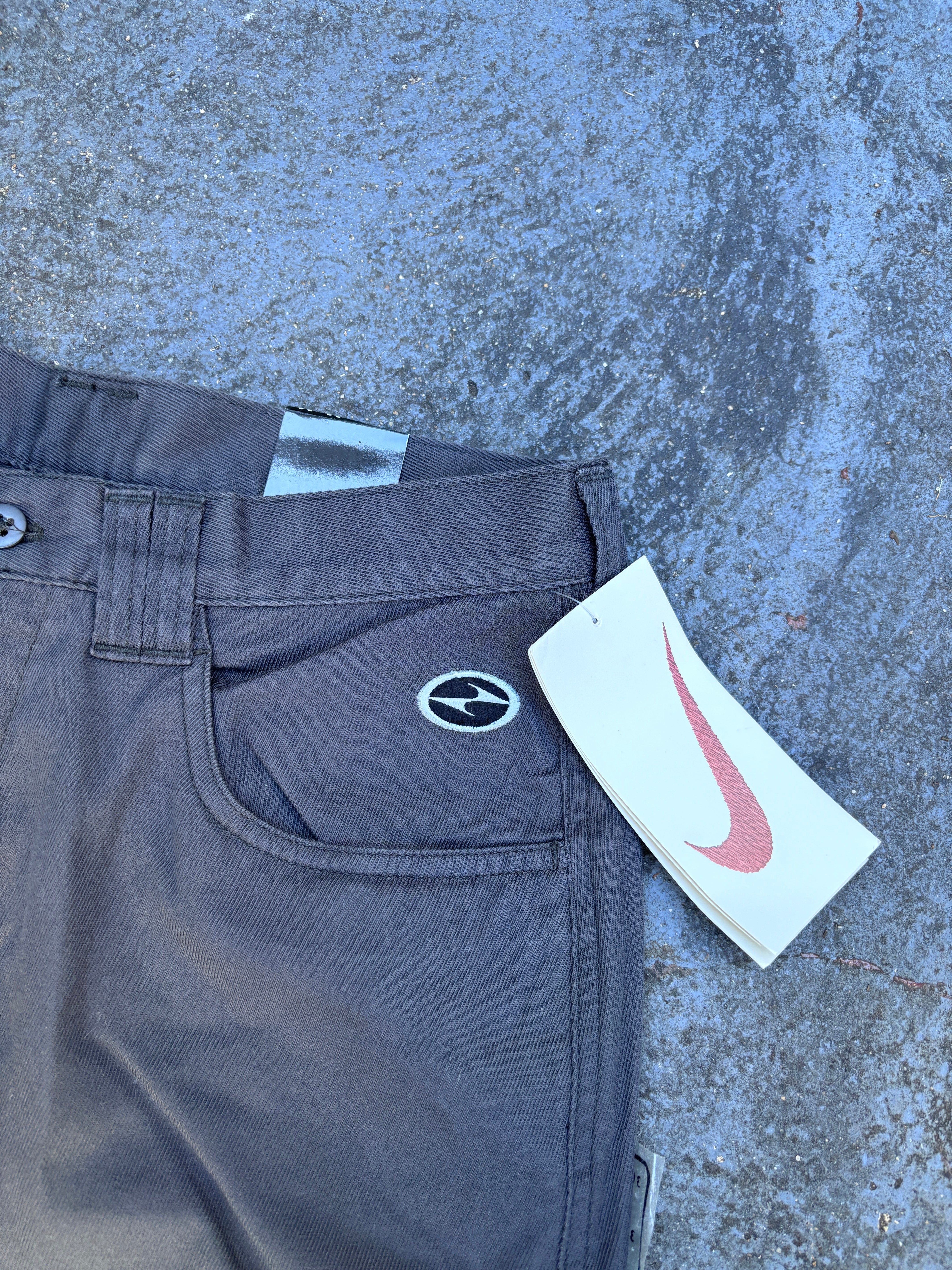 90s NIKE GOLF ヴィンテージ スラックス Vintage 90s Nike Golf Yin Yang Chinos Size 30 Grey Tiger Woods