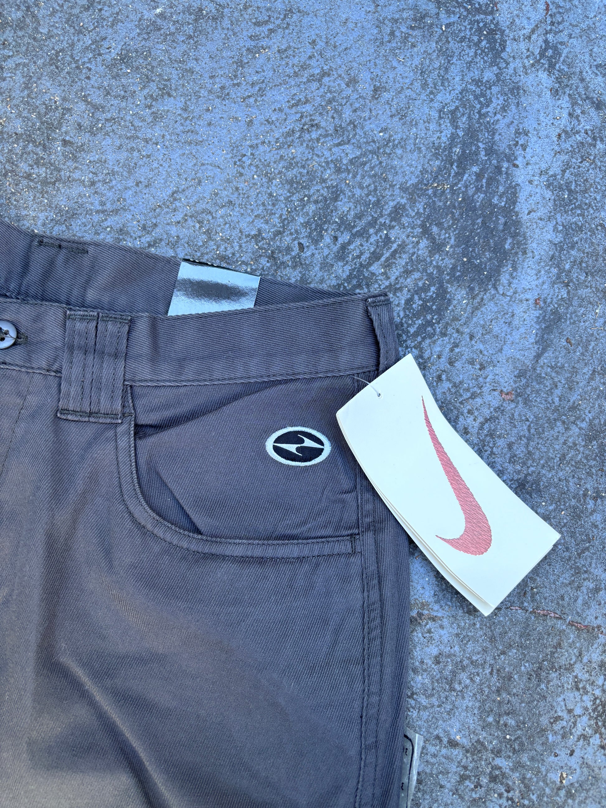 Vintage 90s Nike Golf Yin Yang Chinos Size 30 Grey Tiger Woods Pleated Wide Leg Pants