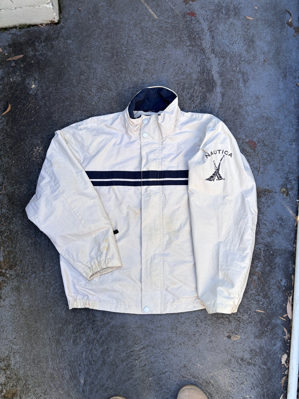 Nautica Sailing Jacket Size M Beige Navy Stripe Spinnaker Yacht Logo Windbreaker