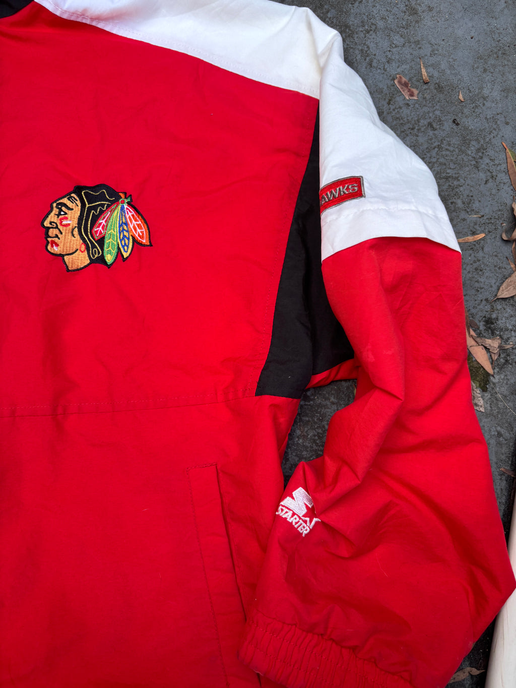 Vintage 90s Starter Jacket Size L Red Black Chicago Blackhawks Nylon Windbreaker