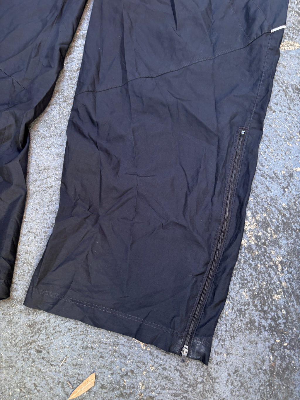 Nike Track Pants Size L Black White Swoosh Wide Leg Classic Nylon Windbreaker