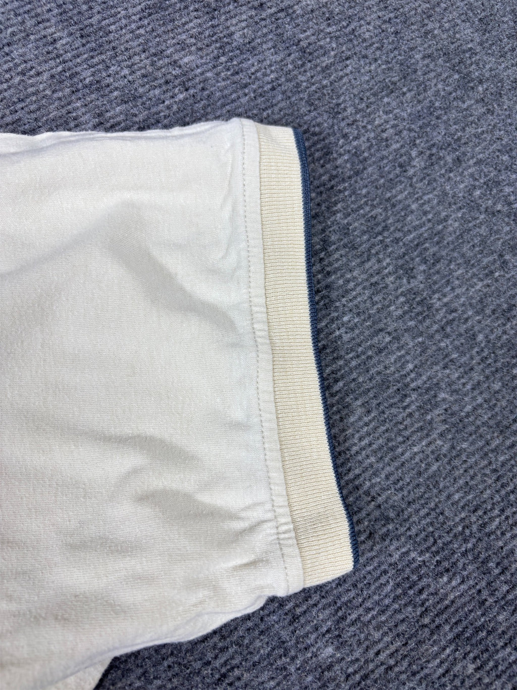 Vintage Y2K Nike T-Shirt Men’s XL Beige Grey Centre Swoosh V-Neck