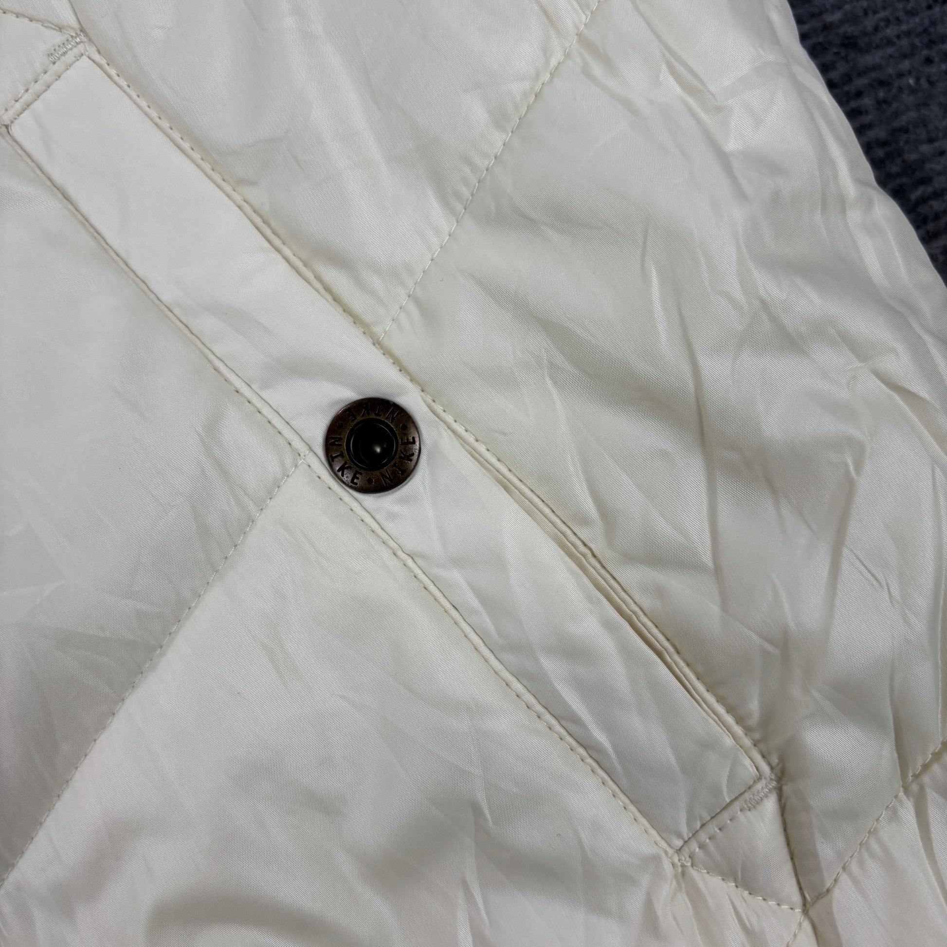 Vintage 00s Nike Puffer Vest Women's Medium White Cream GIllet