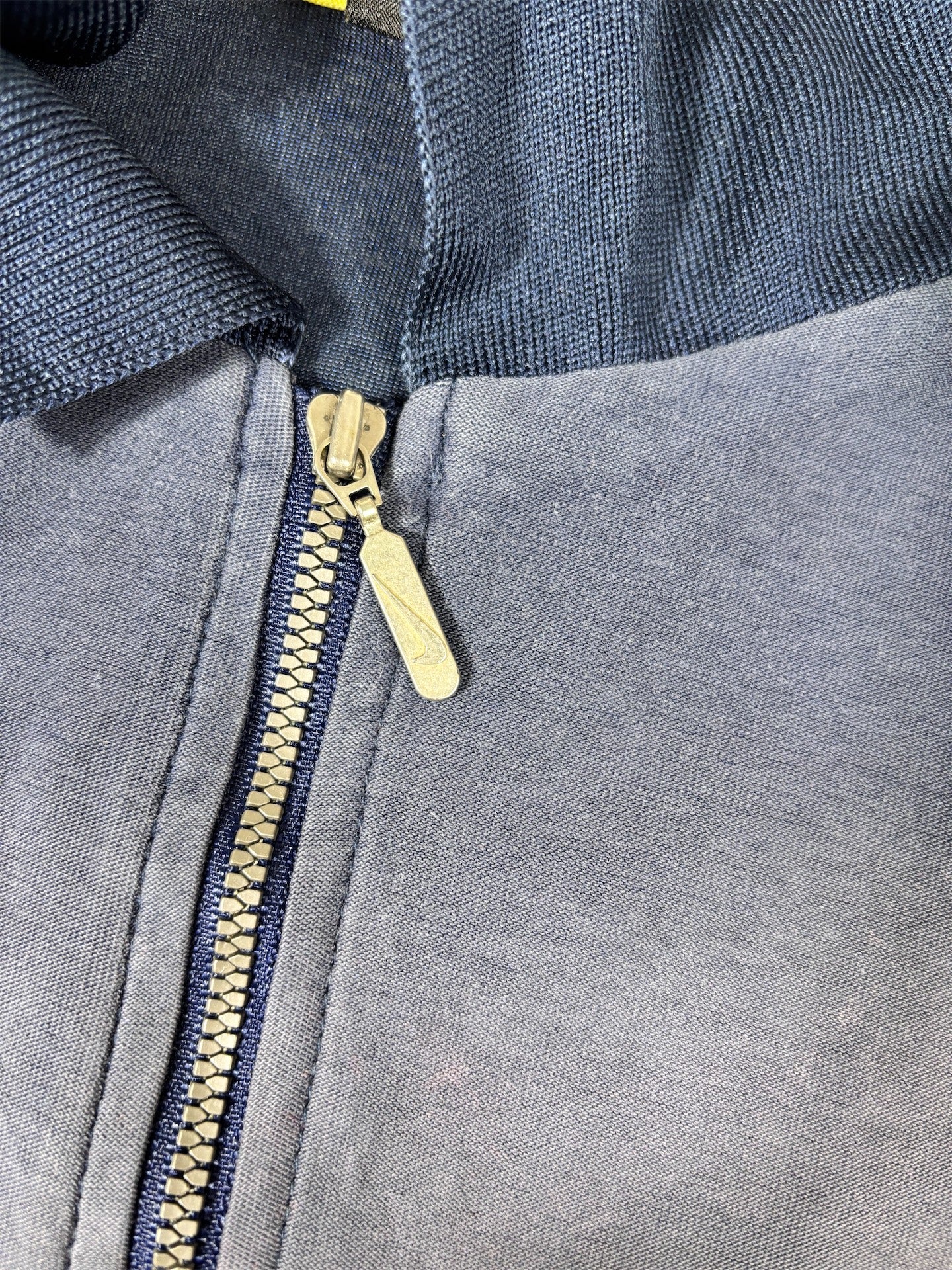 Vintage 90s Nike 1/4 Zip Jersey Men’s L Navy Blue Yellow Hex Badge Swoosh 2 Texture