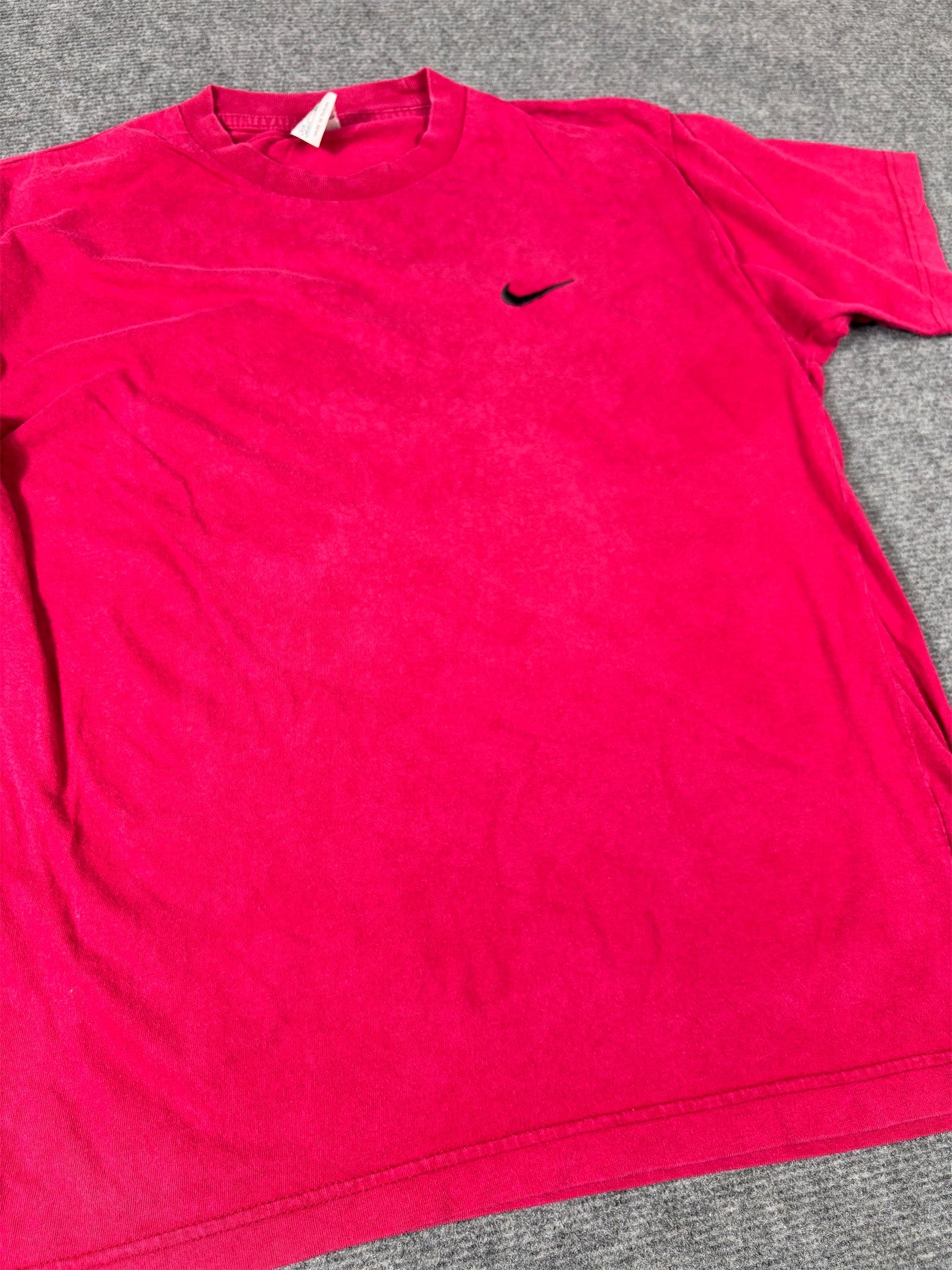 Vintage 90s Nike T-Shirt Men’s L Red Black Swoosh Classic Crew Neck