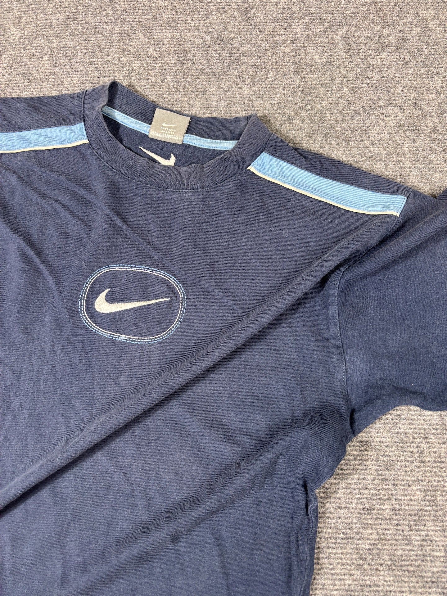 Vintage Y2K Nike T-Shirt Women’s M Navy Blue Embroidered Chest Logo