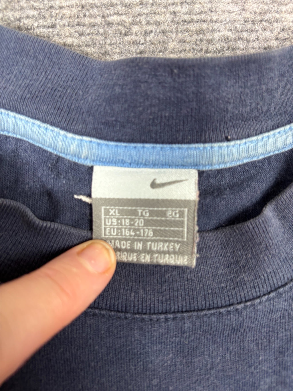 Vintage Y2K Nike T-Shirt Women’s M Navy Blue Embroidered Chest Logo