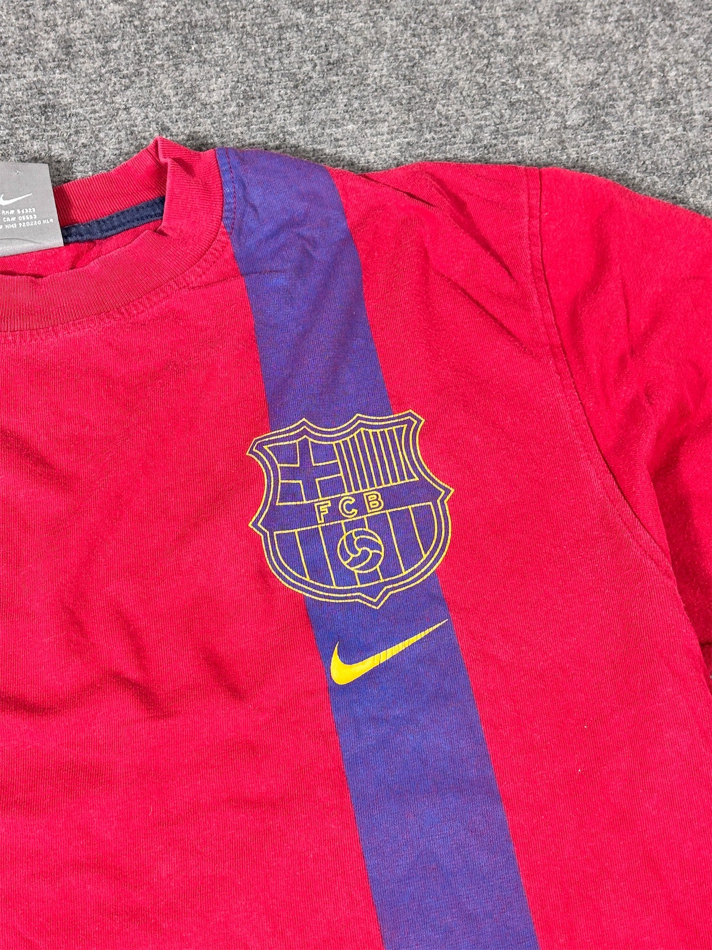 Vintage Y2K Nike FC Barcelona T-Shirt Men’s M Red Crew Neck
