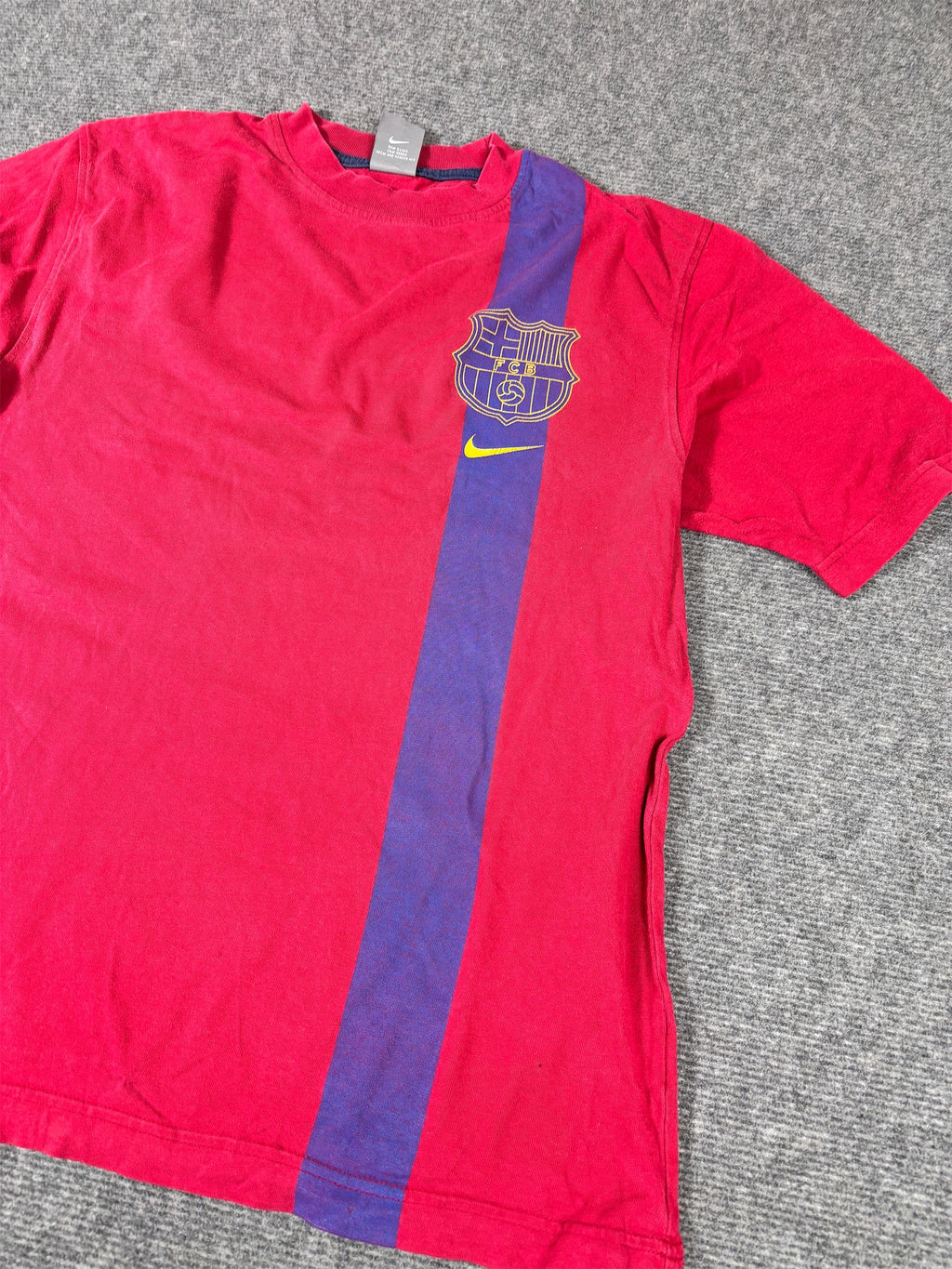 Vintage Y2K Nike FC Barcelona T-Shirt Men’s M Red Crew Neck
