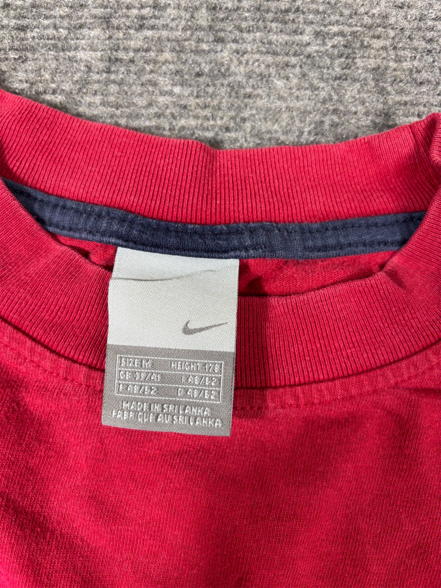 Vintage Y2K Nike FC Barcelona T-Shirt Men’s M Red Crew Neck