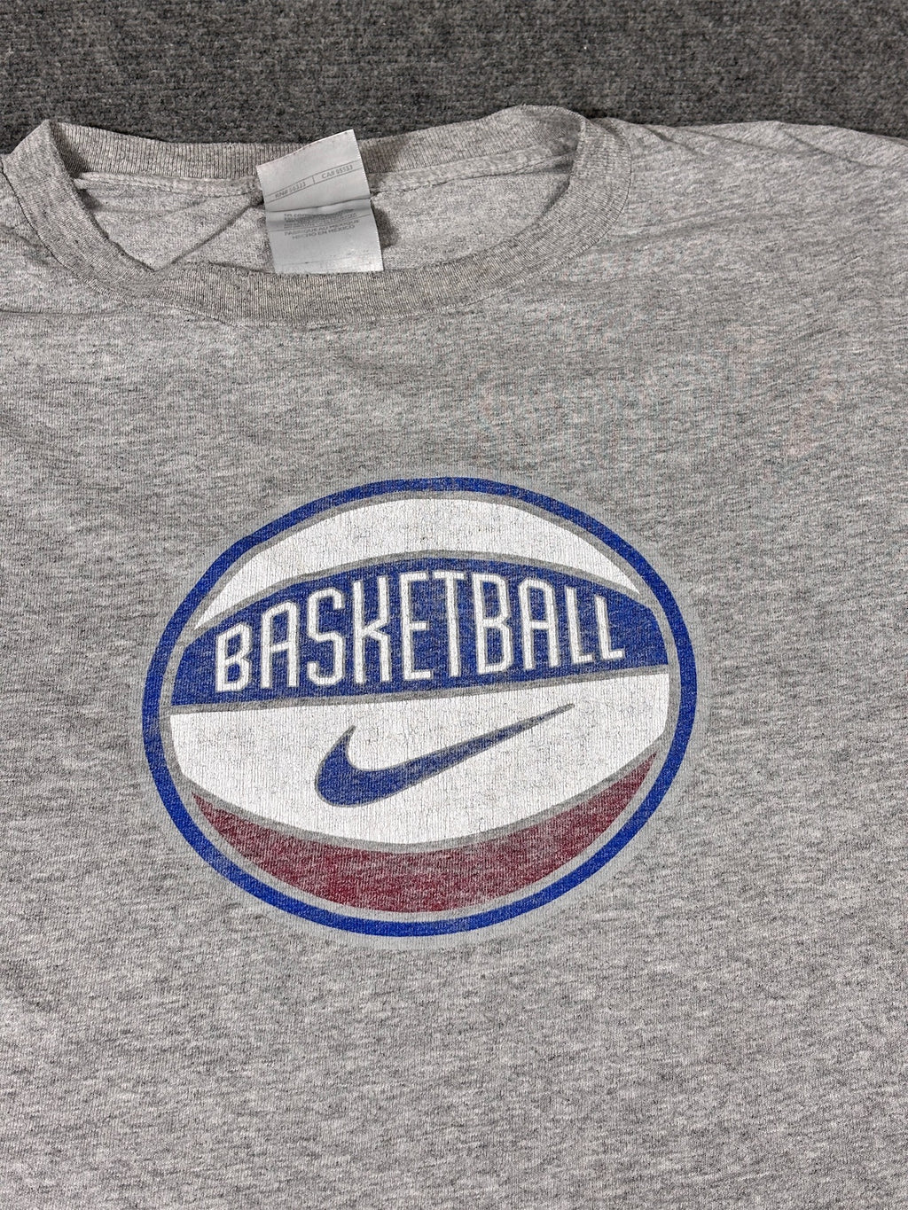 Vintage Y2K Nike T-Shirt Men’s XXL Grey Cotton Basketball Graphic Super Baggy Fit