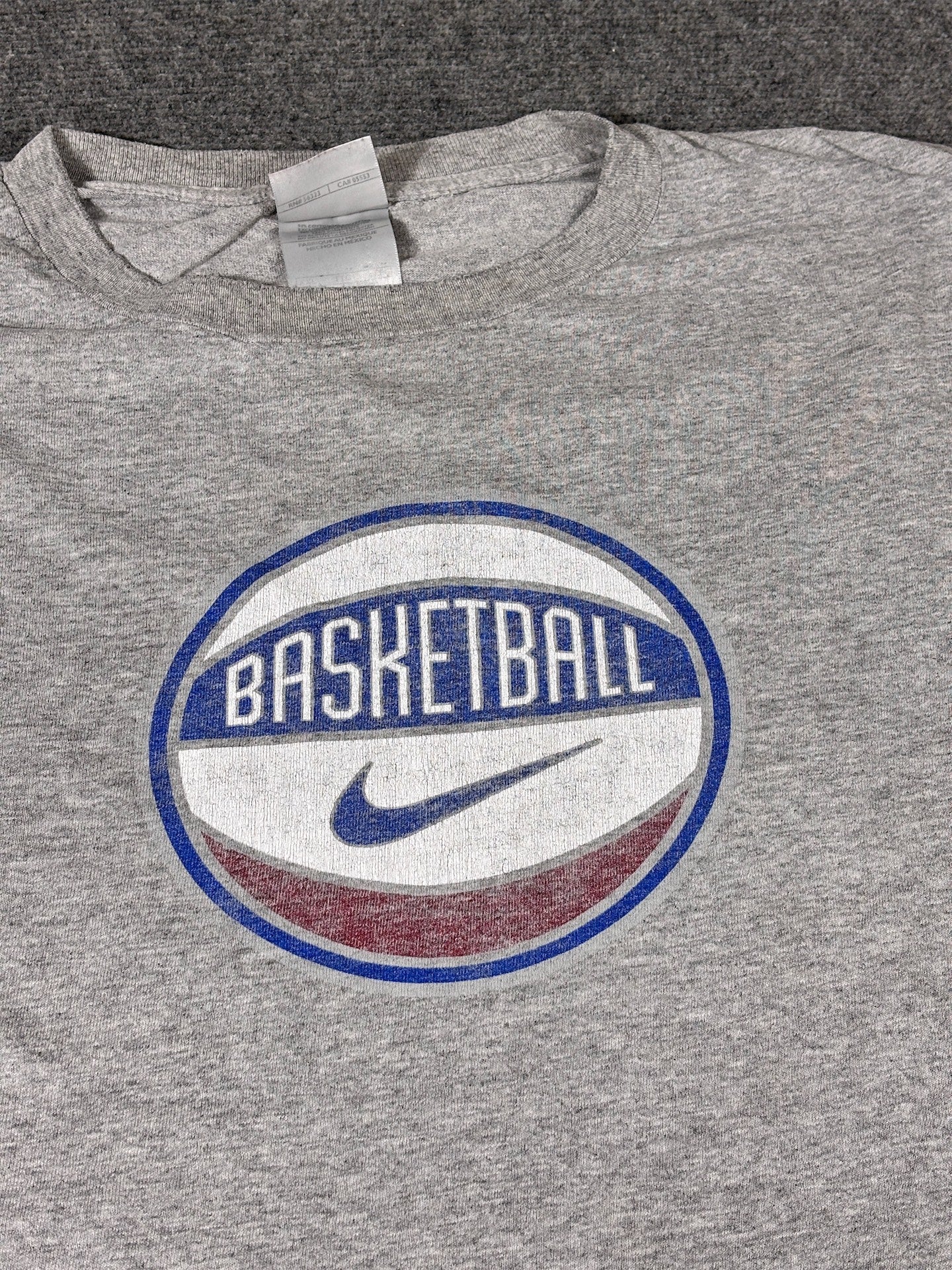 Vintage Y2K Nike T-Shirt Men’s XXL Grey Cotton Basketball Graphic Super Baggy Fit