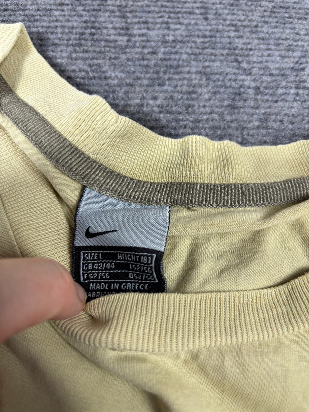 Vintage Y2K Nike T-Shirt Men’s L Yellow Green Swoosh Crew Neck Cotton