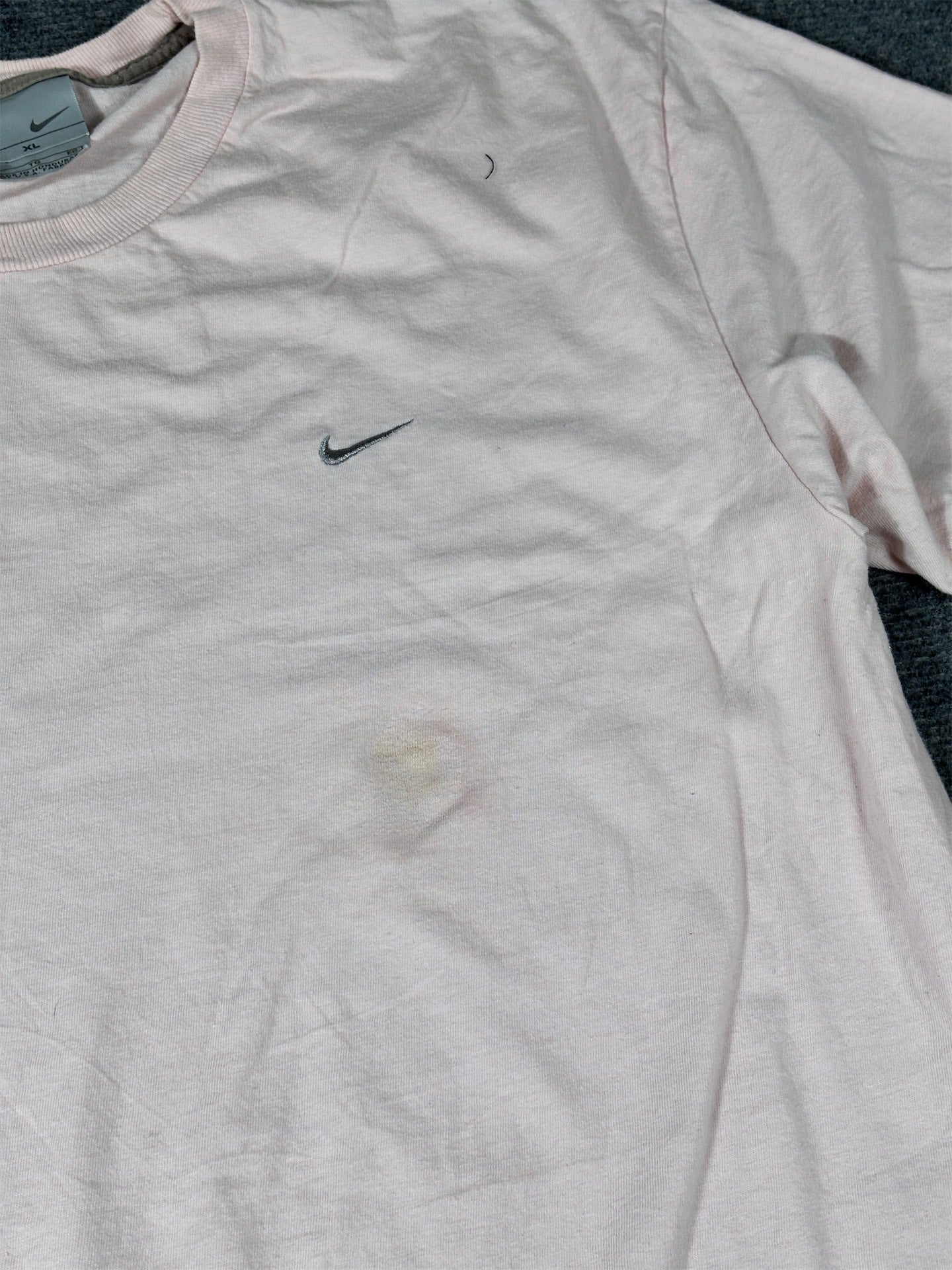 Vintage Y2K Nike T-Shirt Men’s XL Pink Silver Chest Swoosh Baggy Cotton Tee