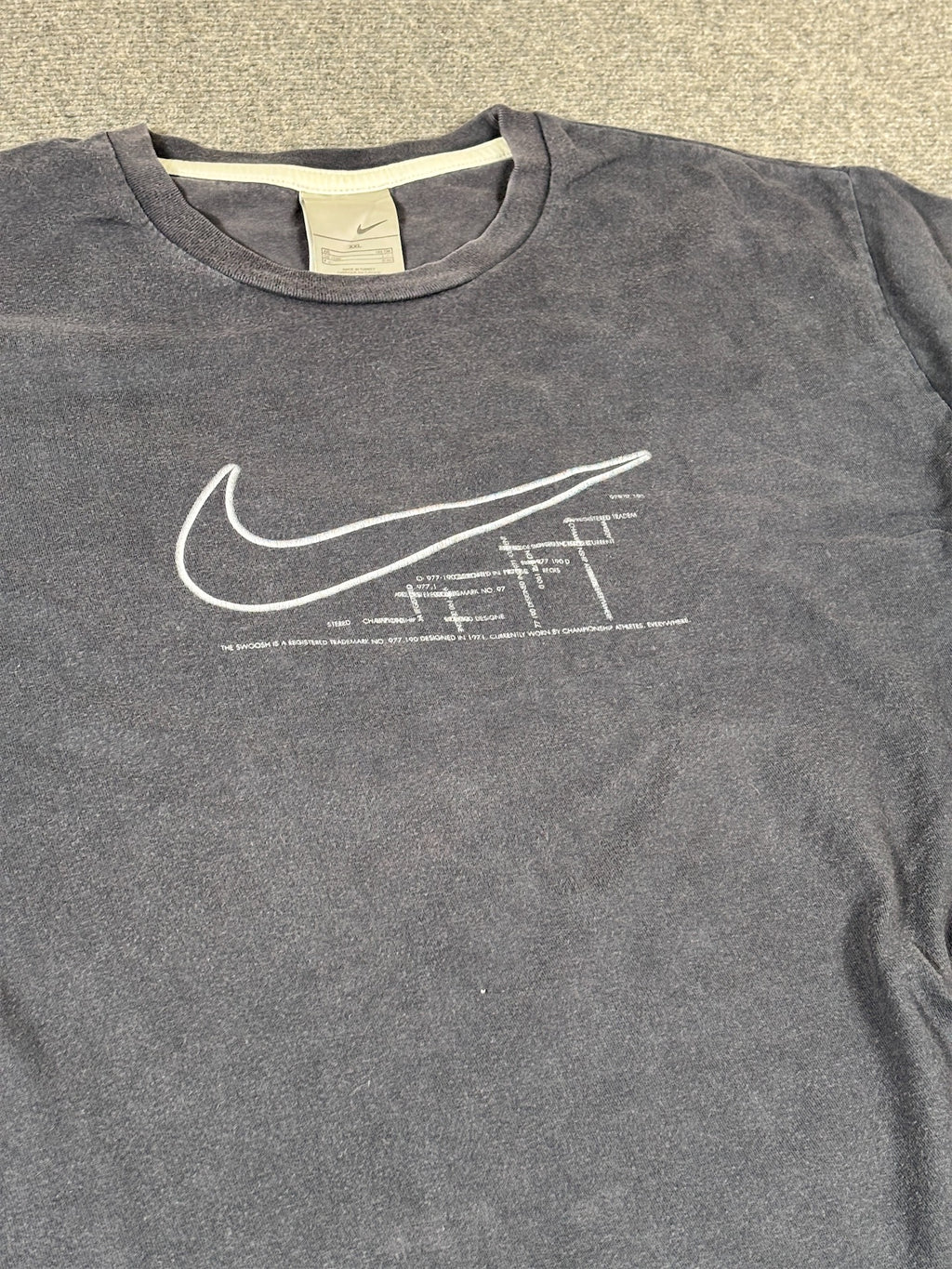 Vintage Y2K Nike T-Shirt Men’s XL Navy Blue Swoosh Logo Trademark Graphic