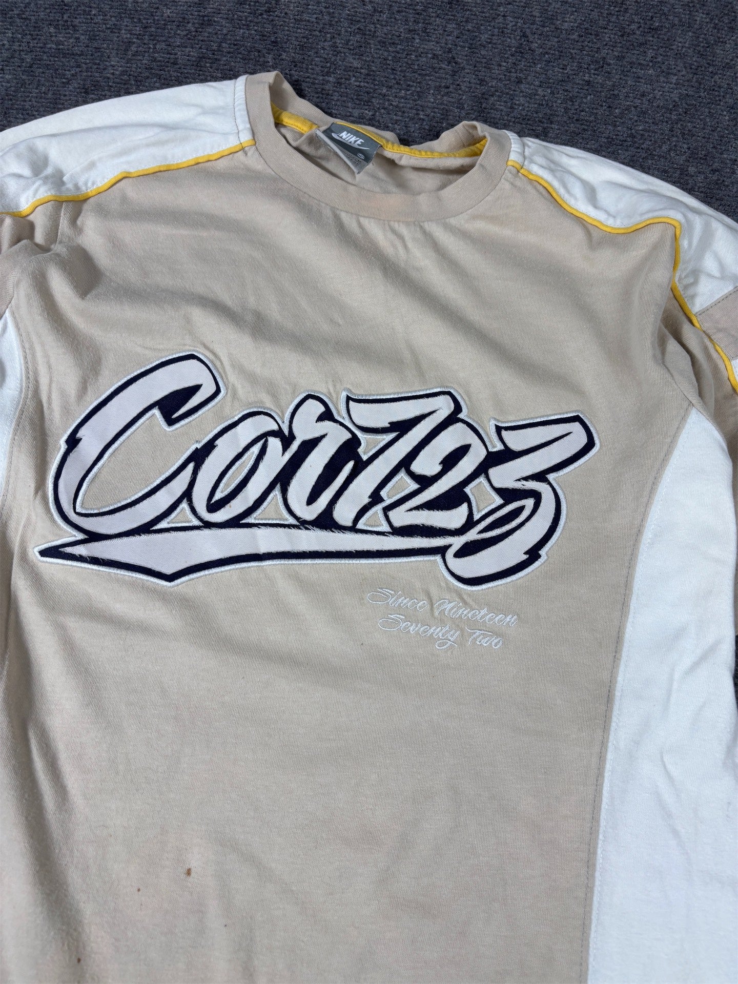 Vintage Y2K Nike T-Shirt Men’s S Brown White Cotton Cortez Graffiti Spell Out Sleeve Logo