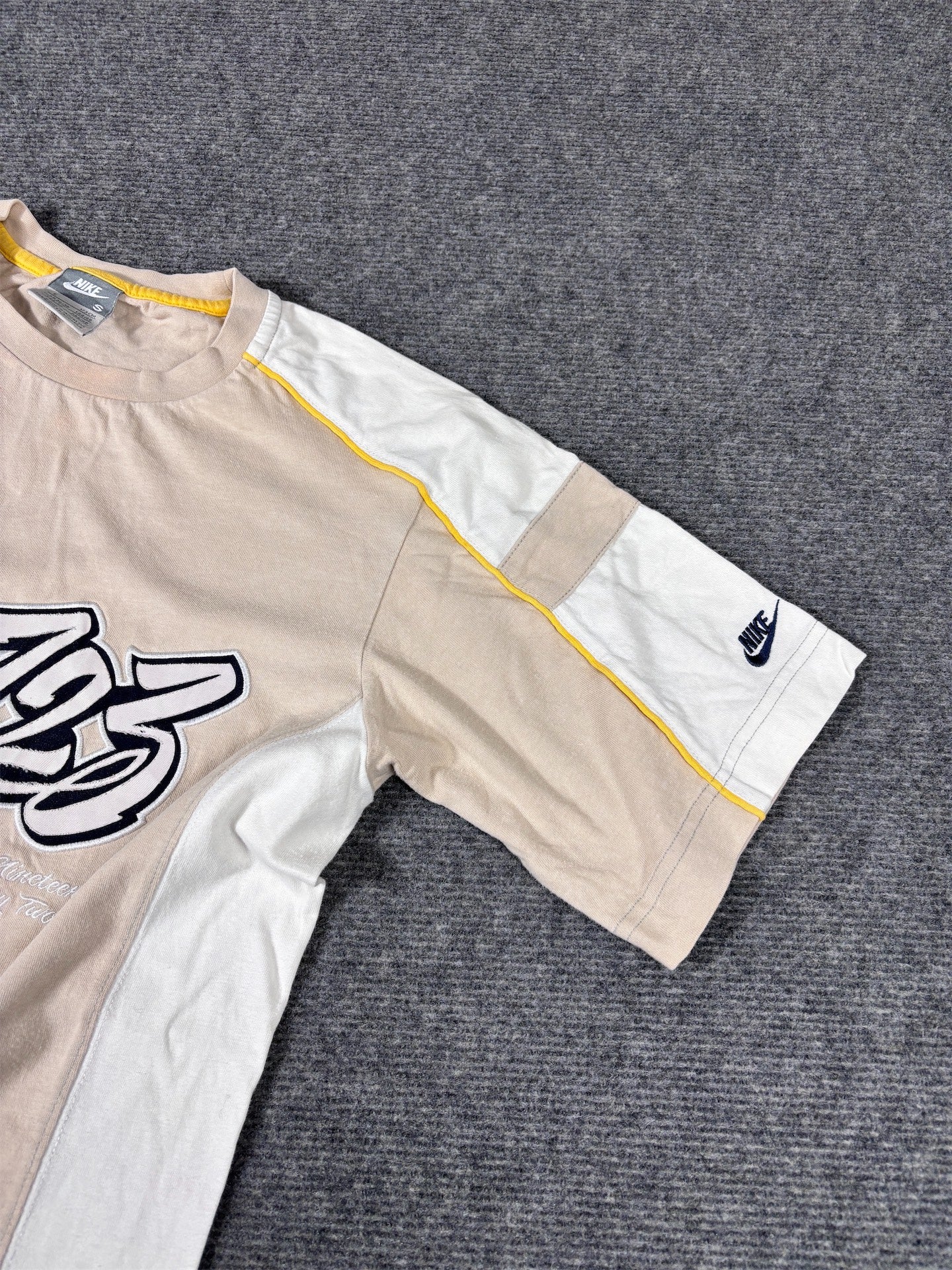 Vintage Y2K Nike T-Shirt Men’s S Brown White Cotton Cortez Graffiti Spell Out Sleeve Logo