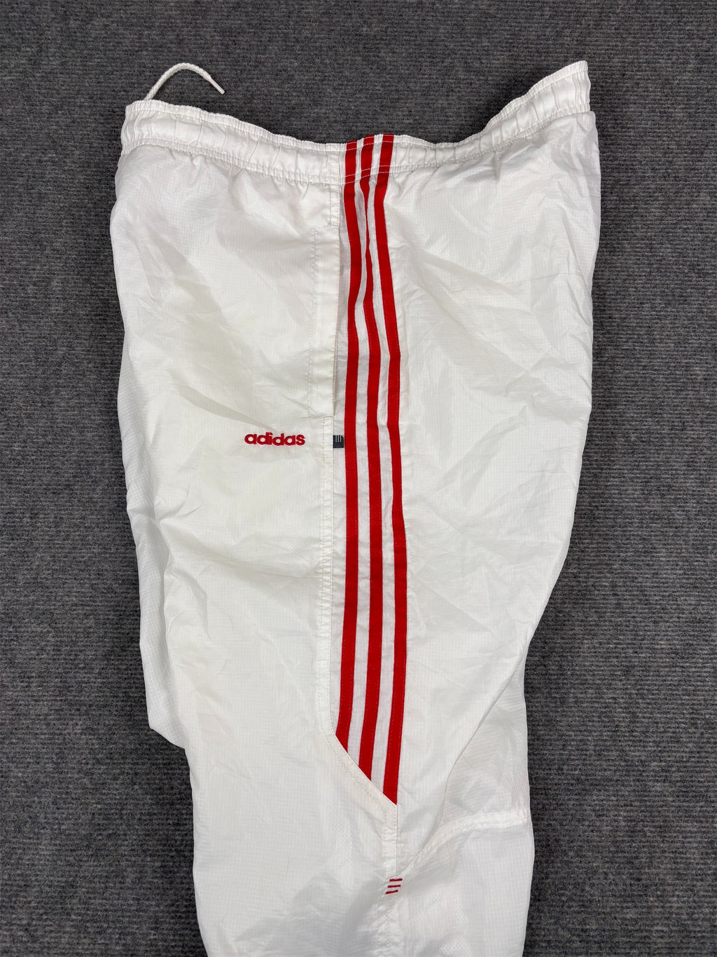 Vintage Y2K Adidas 3/4 Track Pants Men’s XL White Poly Red 3-Stripe Summer Windbreaker