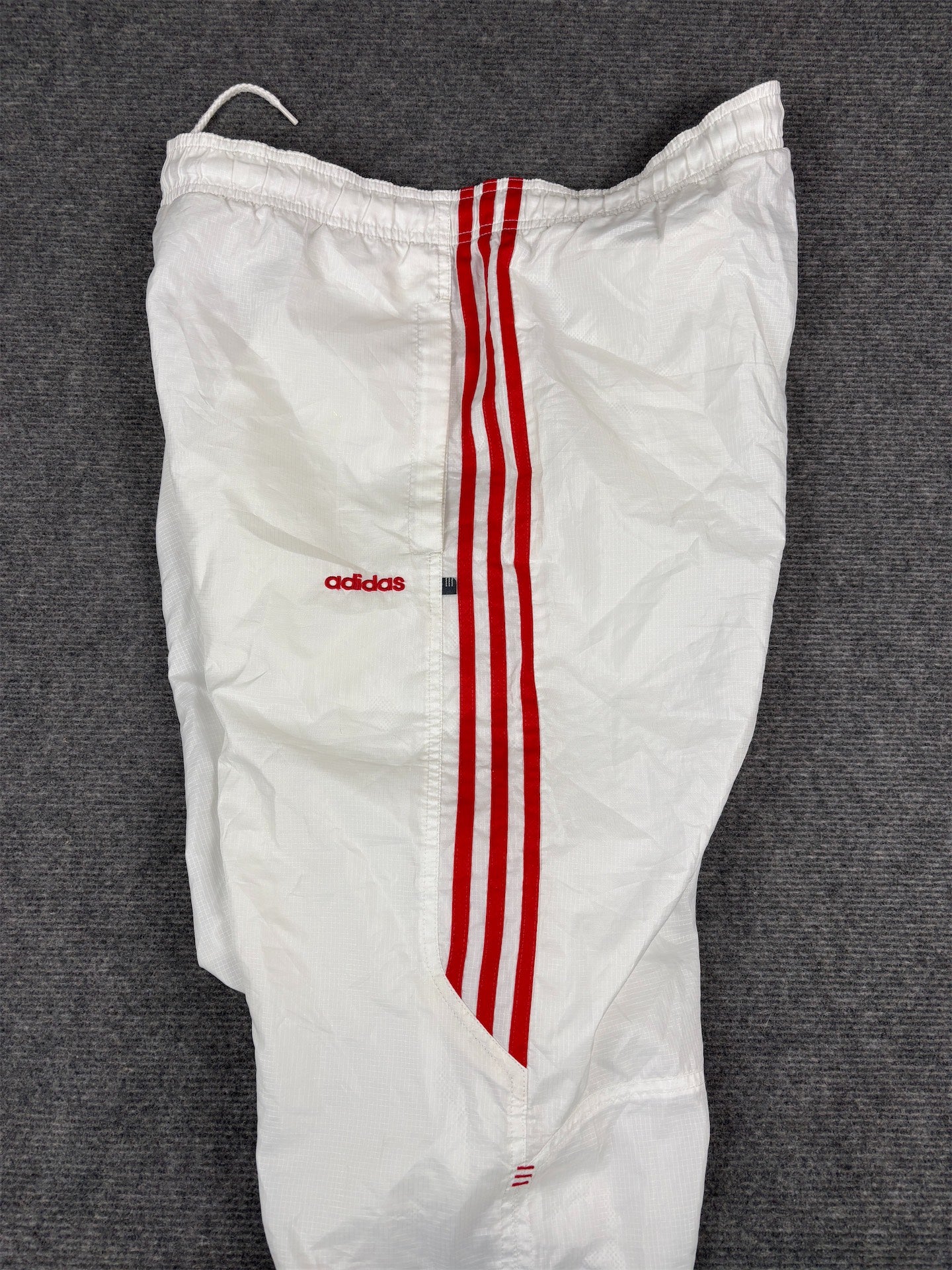 Vintage Y2K Adidas 3/4 Track Pants Men’s XL White Poly Red 3-Stripe Summer Windbreaker