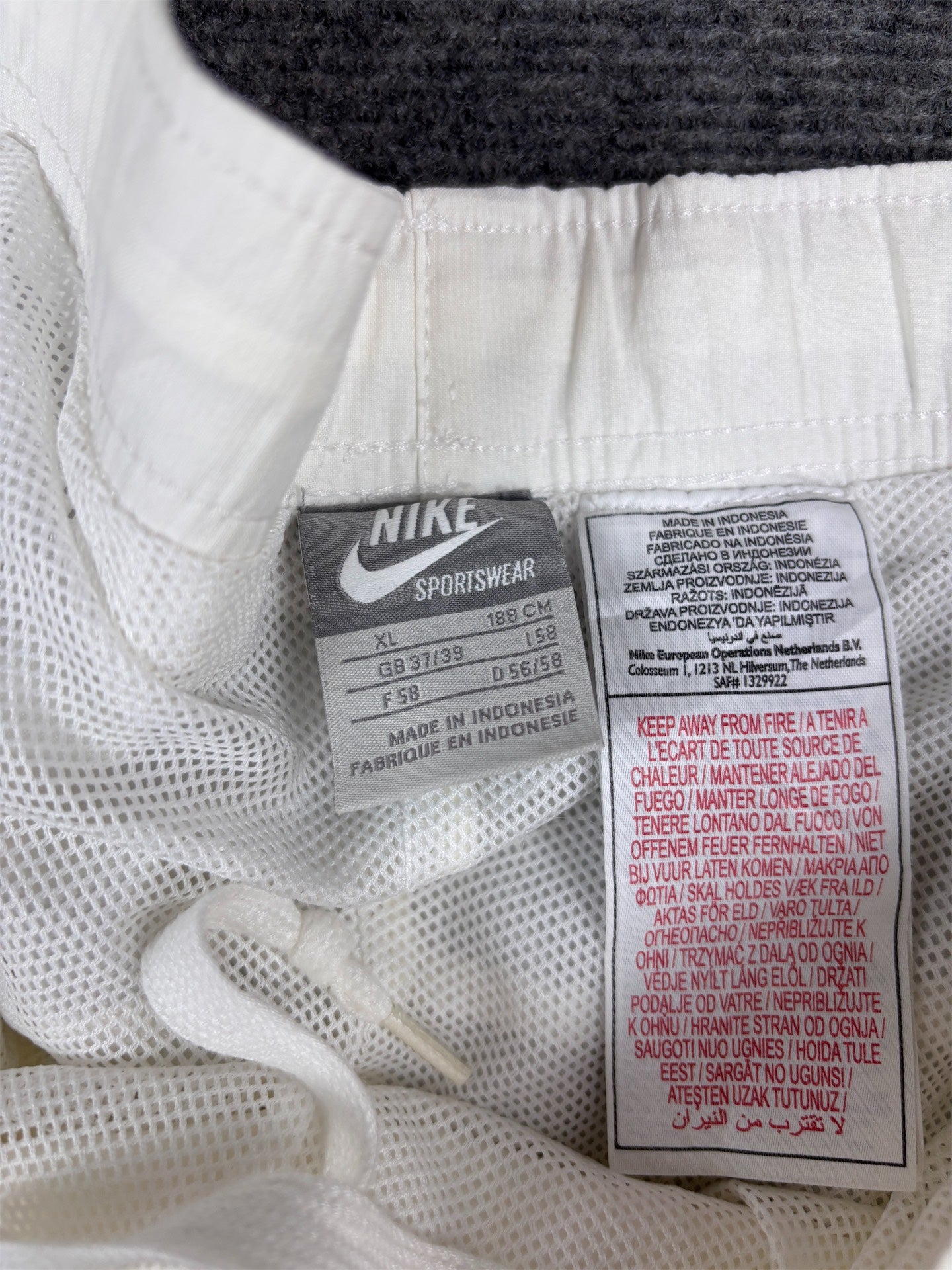 Vintage Y2K Nike 3/4 Track Pants Men’s XL White Black Piping Bungee Tabs Windbreaker