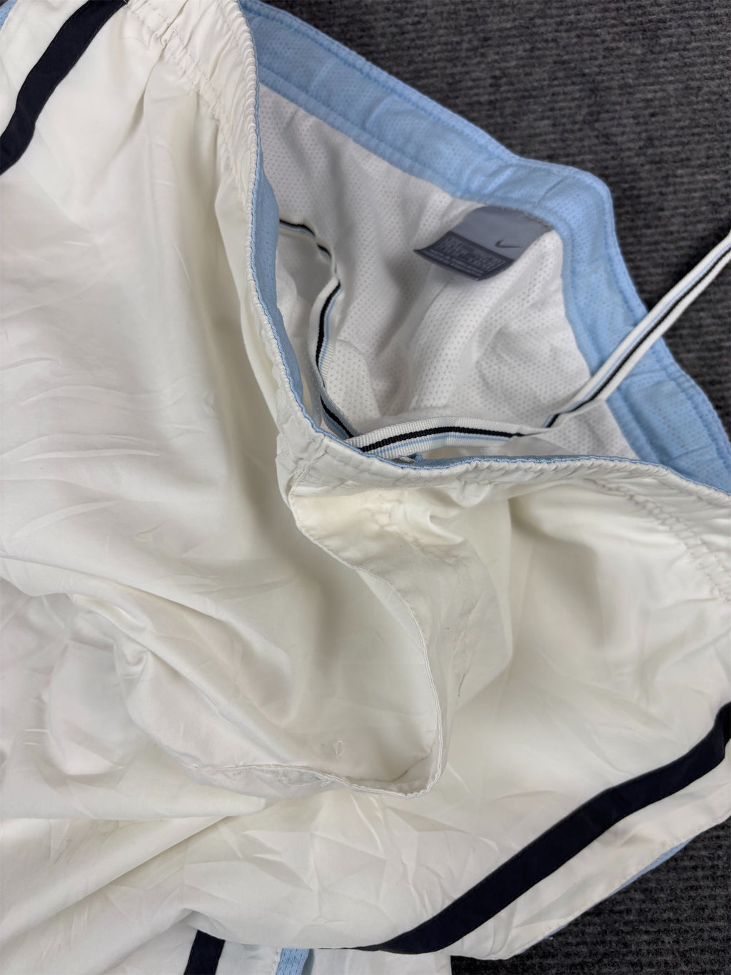 Vintage Y2K Nike 3/4 Track Pants Men’s L White Blue Bungee Tabs Windbreakers
