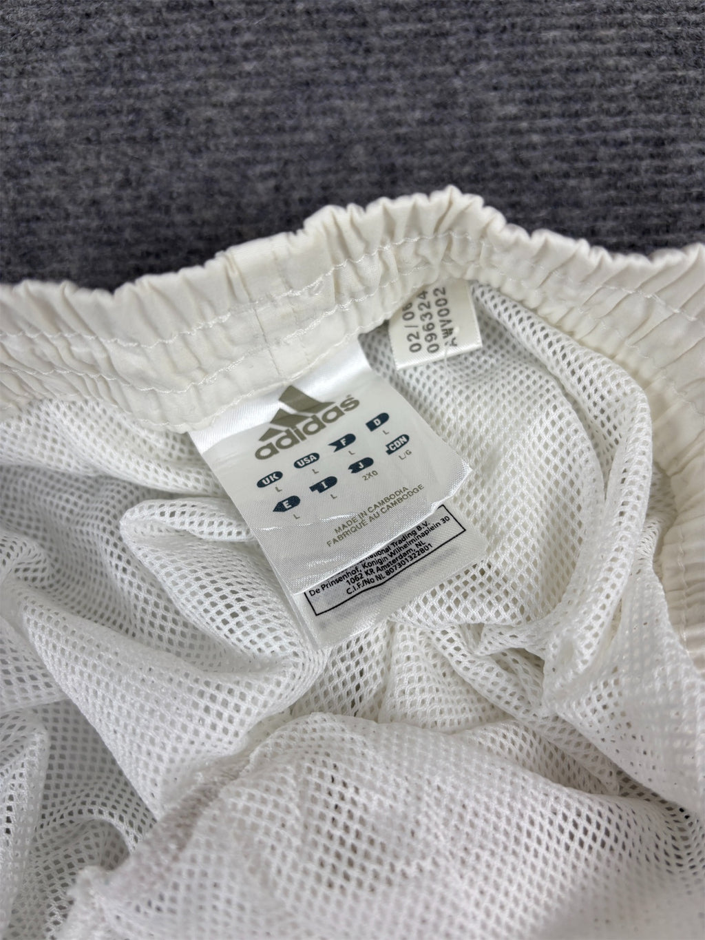 Vintage Y2K Adidas Shorts Men’s L White Black 3 Stripe Classic Windbreakers