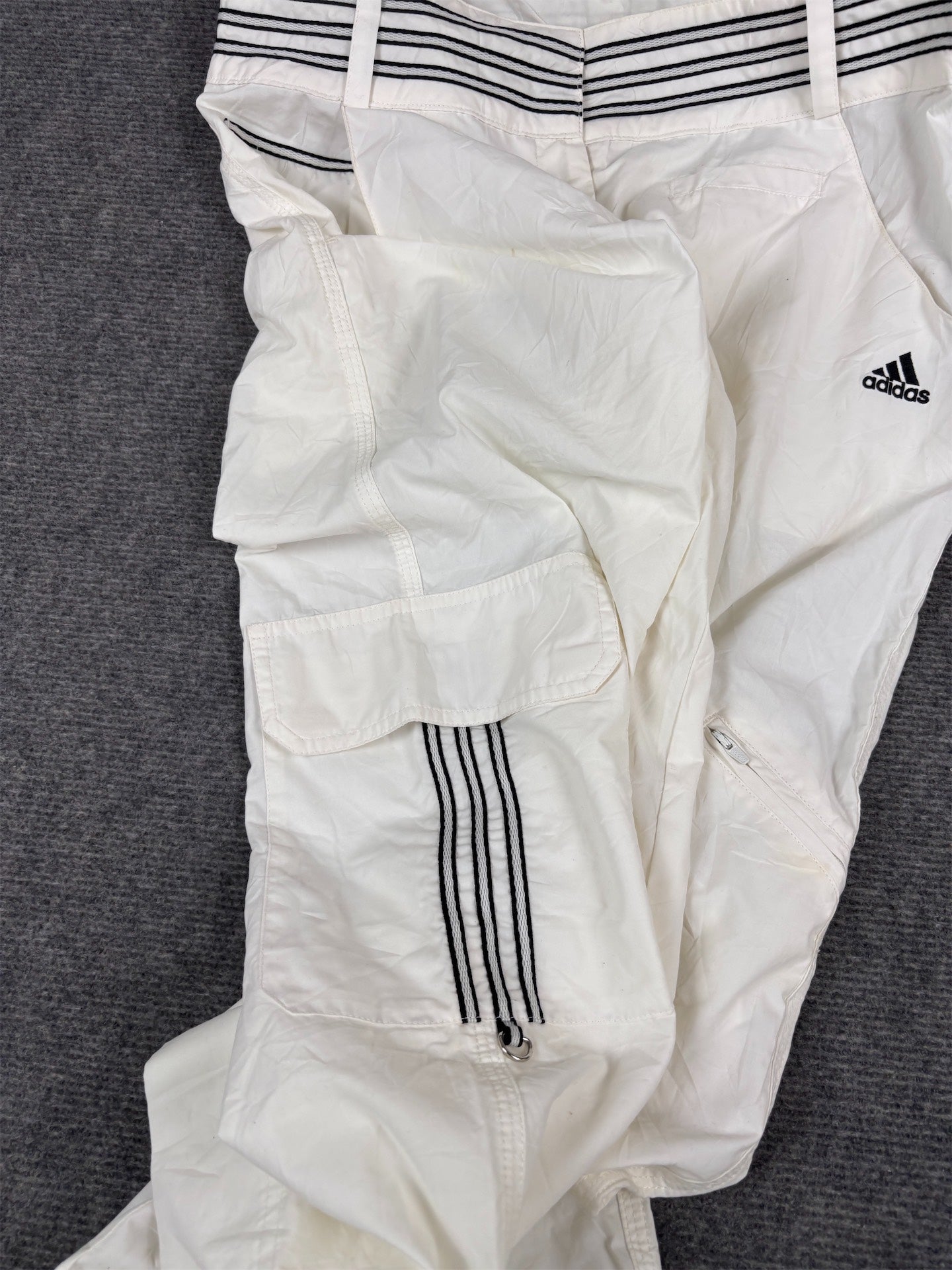 Vintage Y2K Adidas 3/4 Track Pants Women’s M White Black 3 Stripe Cargo Pocket Belt