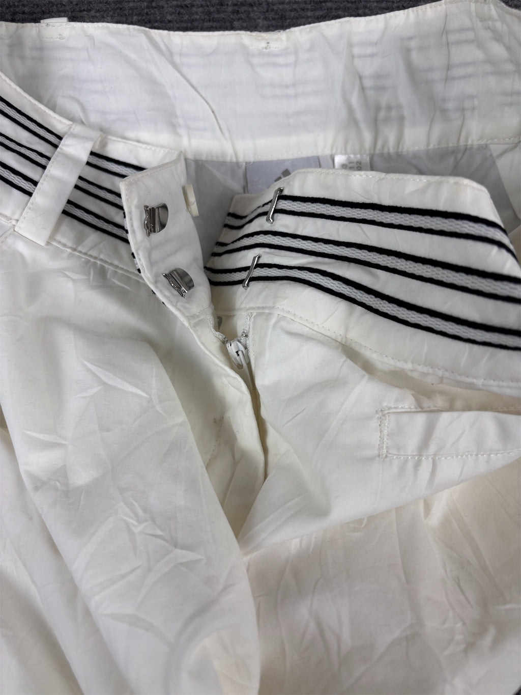 Vintage Y2K Adidas 3/4 Track Pants Women’s M White Black 3 Stripe Cargo Pocket Belt