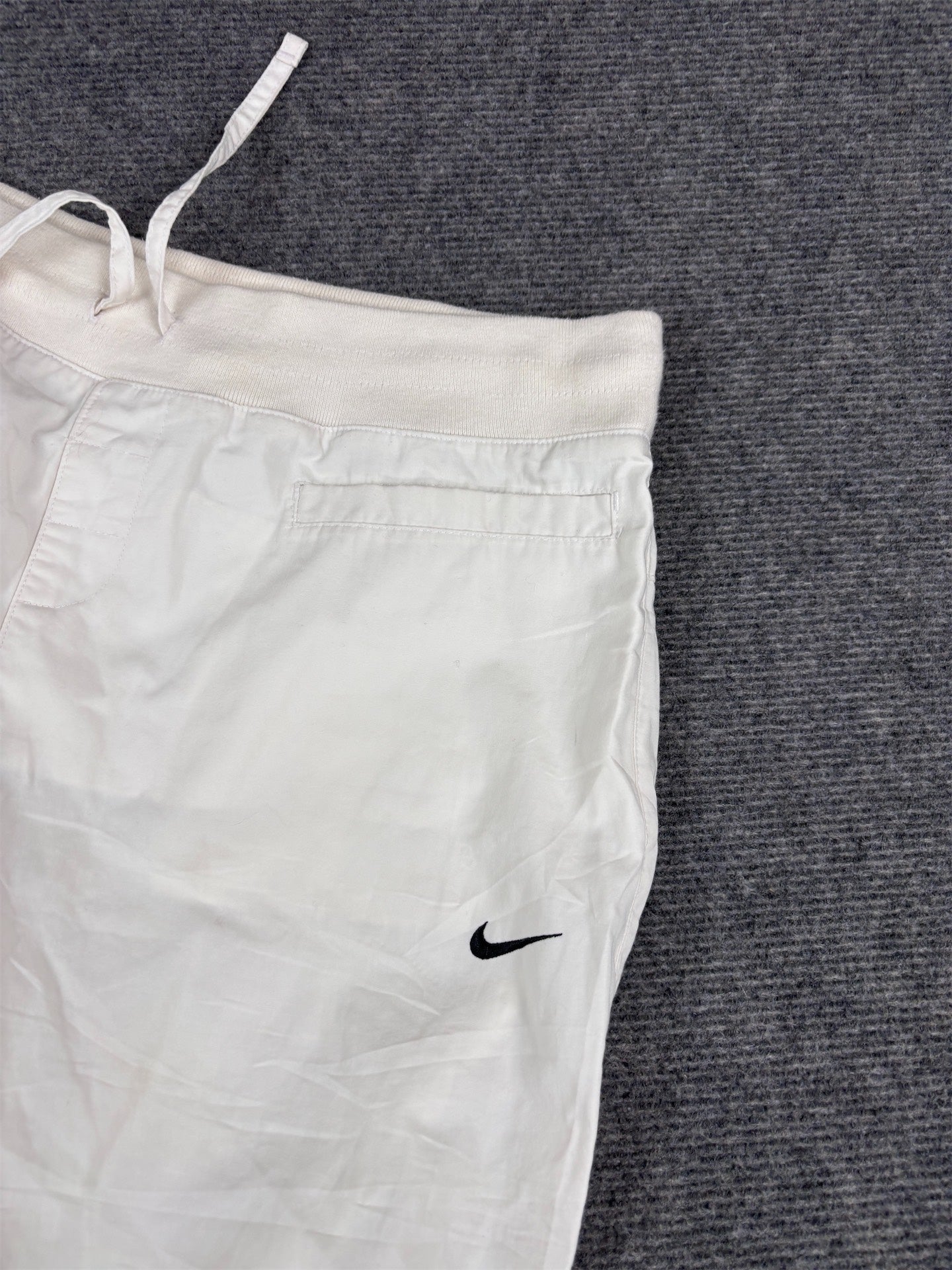 Vintage Y2K Nike 3/4 Track Pants Women’s M White Black Swoosh Windbreakers
