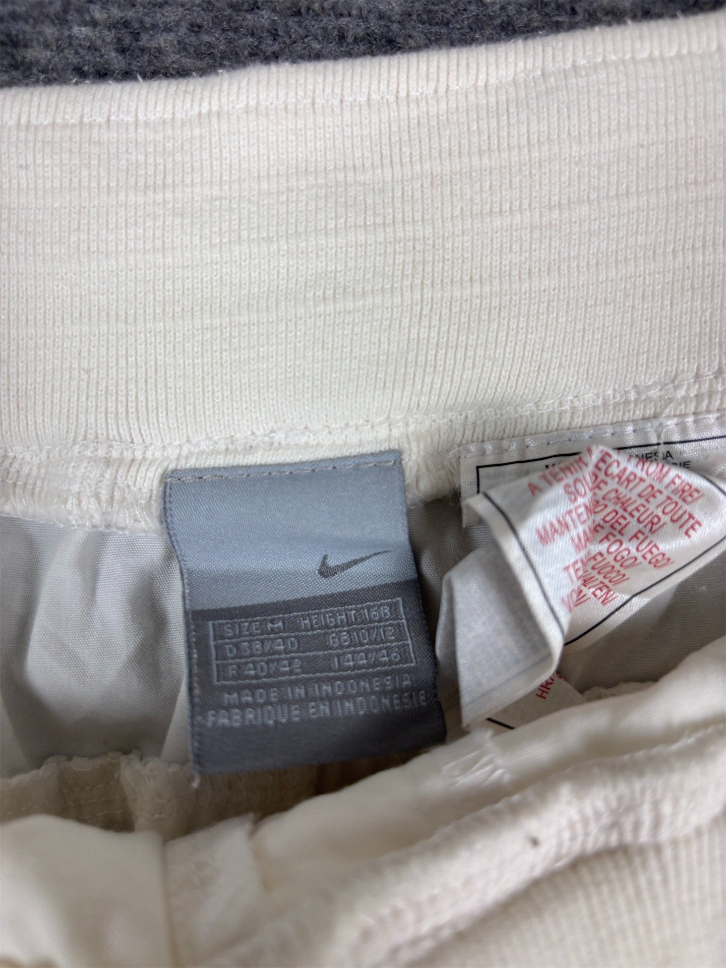 Vintage Y2K Nike 3/4 Track Pants Women’s M White Black Swoosh Windbreakers