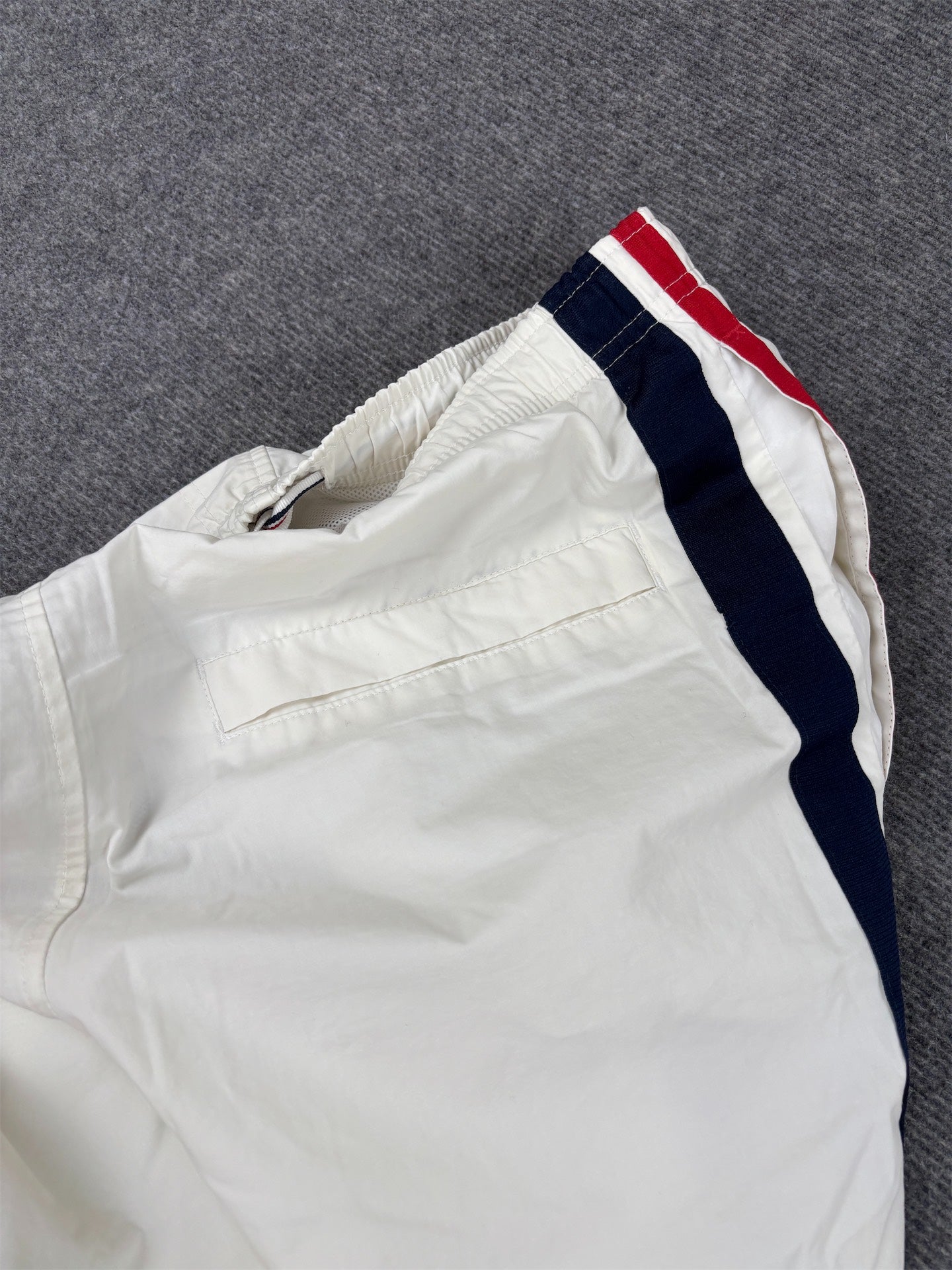 Vintage Y2K Nike Track Pants M White Red Blue Detail Wide Leg Ankle Zip Windbreakers