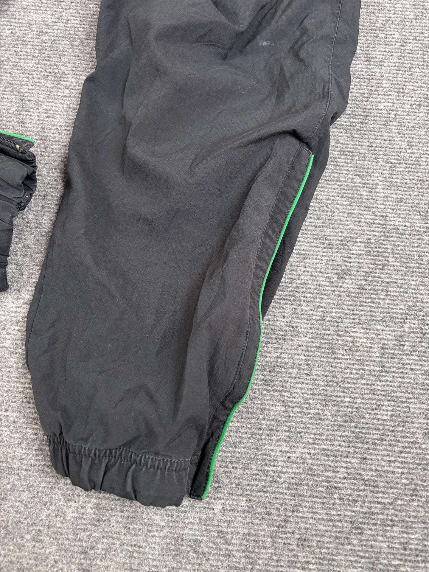 Classic Nike Track Pants Sz M Black White Green Piping Nylon Style Windbreakers