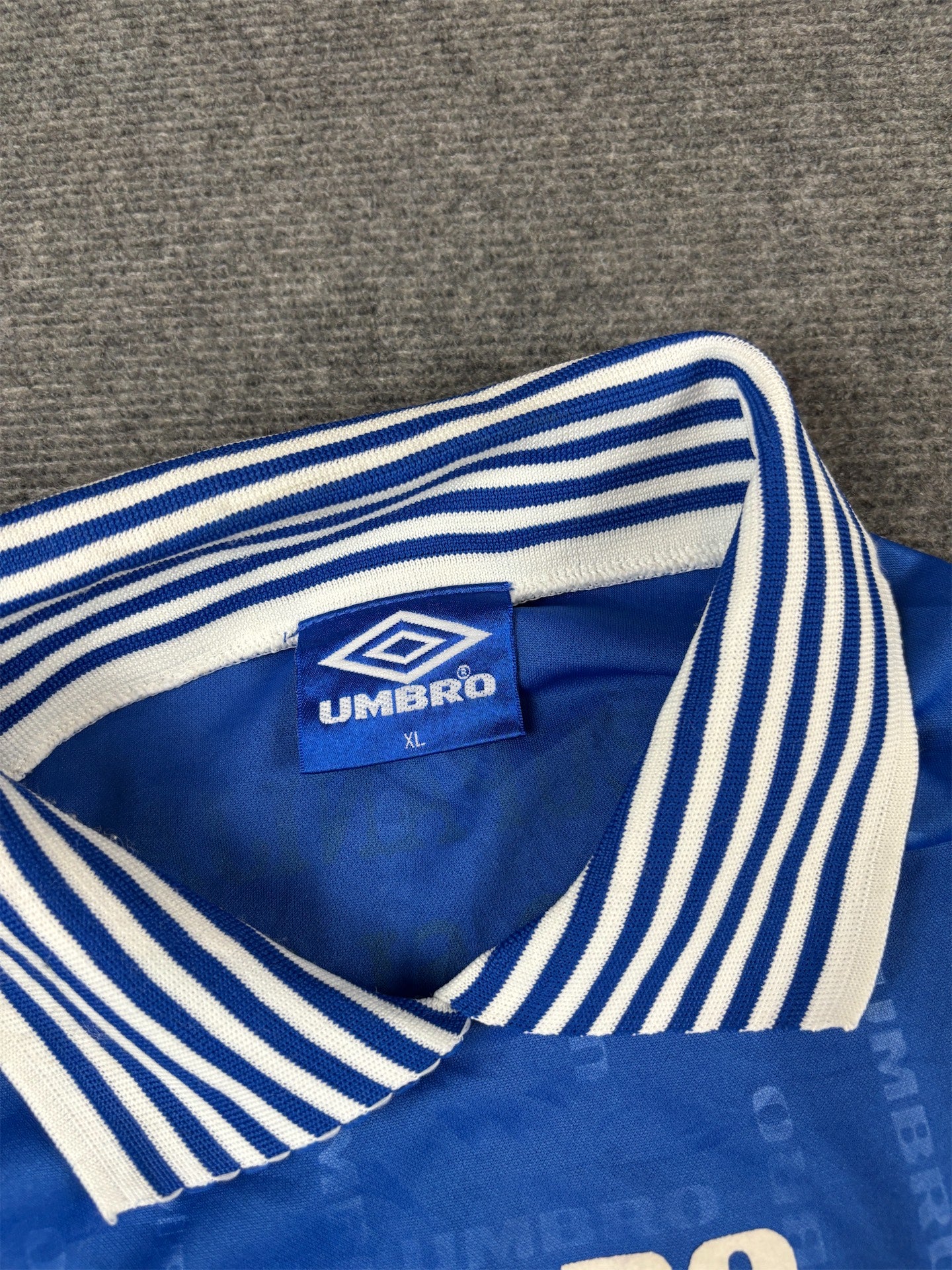 Vintage Y2K Umbro Jersey T-Shirt XL Blue Long Sleeve All Over Spell Out