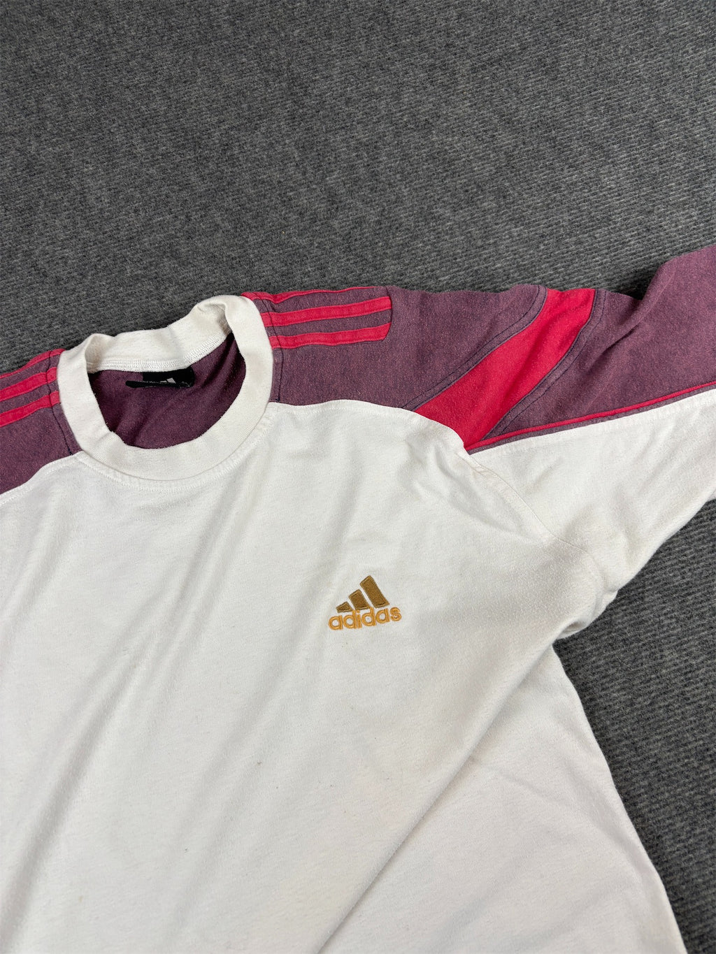 Vintage Y2K Adidas T-Shirt Size L Oversize White Brown Red Gold Logo 3 Stripes Faded