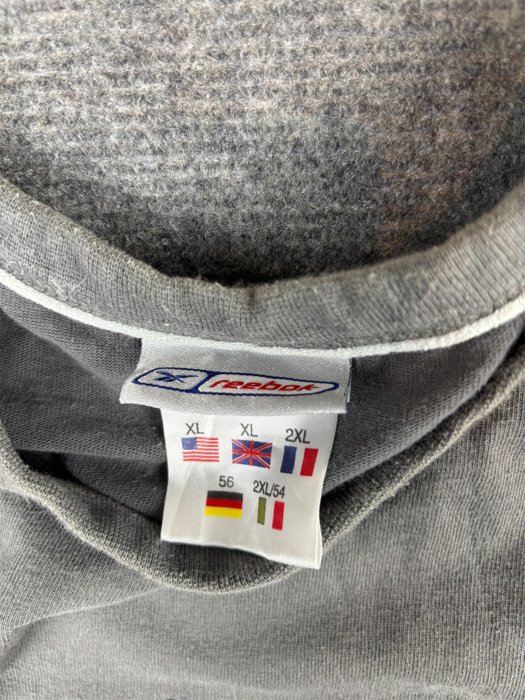 Vintage Y2K Reebok T-Shirt XL Grey  Membership Logo Piping High Quality